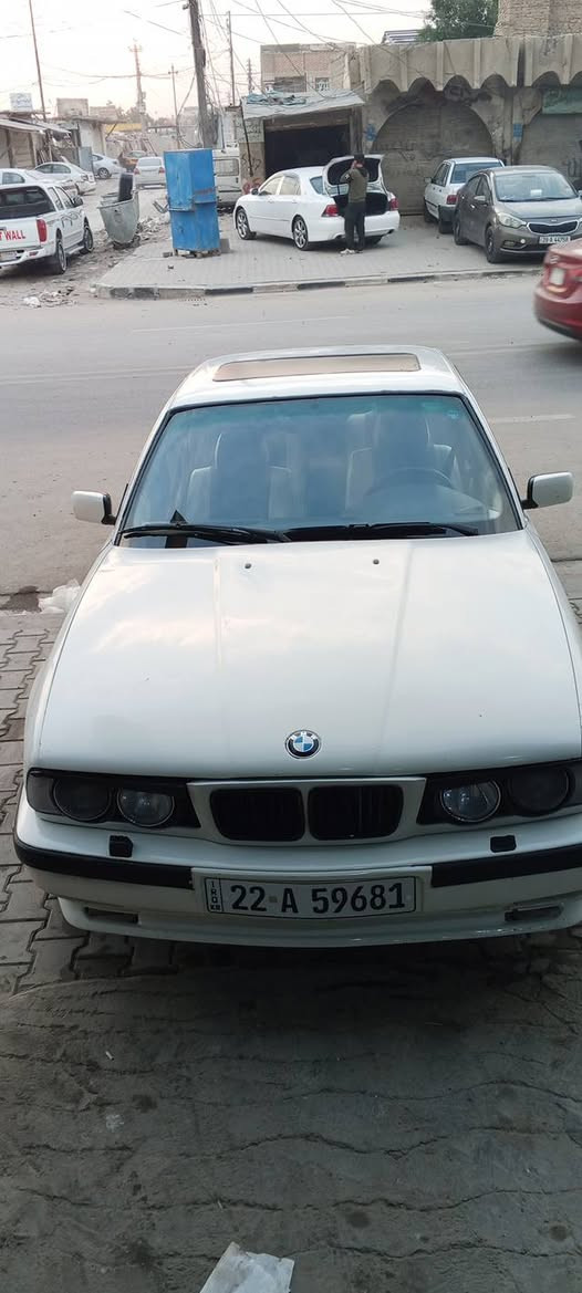 ​🦅 BMW E34 - 520
المكينة: فانوس 🏮وتماتيك 
​المنظومة: زنون نهار 
​التايرات:تخم  جديد. تبريد ثلج 
​الرقم: أربيل (22).بسمي 
​الحالة: السيارة جاهزة  ما ناقصها برغي.
​📍 المكان: [النجف ]
💰 السعر: [54]بيها مجال قليل 
📞 للتواصل: [***********] مراوس حسب القناعه
