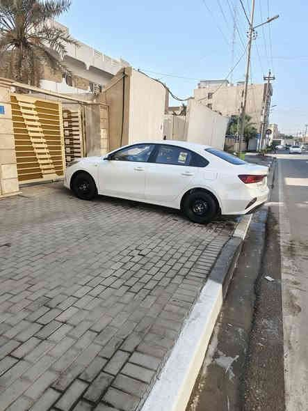 كياسيراتو خليجيه
موديل ٢٢
رقم مثنى معوقين 
كفاله عامه من كلشي
مكينه 1600دبل نوزل 
مكان البصرة شط العرب سياره وضع شركه
كباته بصندوك السعر 155بيه مجال
