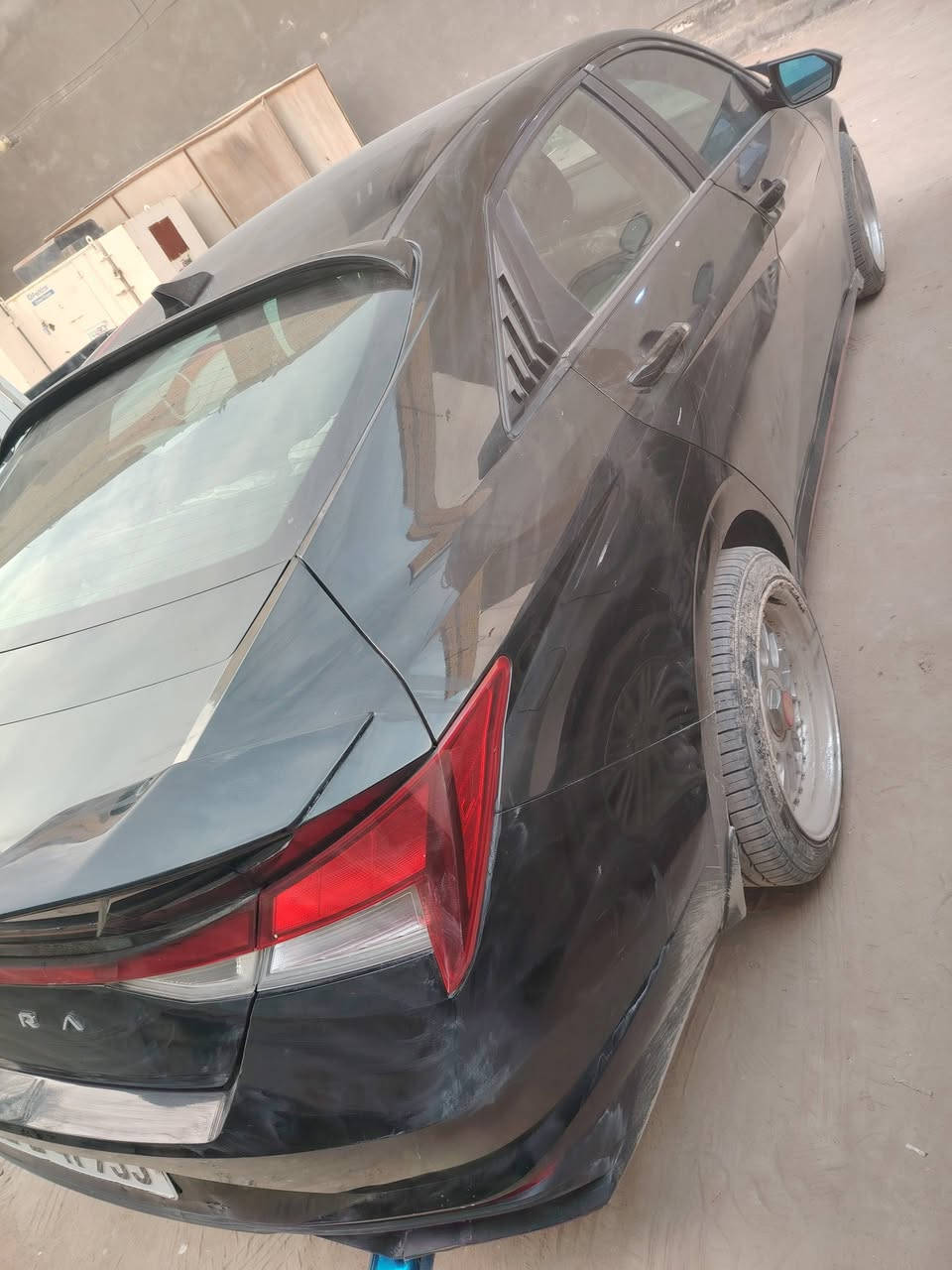 سلام عليكم النترا وارد امريكي موديل 2023
لون اسود
محرك 2000
بصمه تشغل
بصمه ابواب
حساسات
تشغيل عن بعد
مانع انزلاغ
مثبت سرعه
مثبت استيرن
سياره حلوه ونضيفه كشرها مابي اي شخط
رقم بغداد انكليزي
مكان ناصريه سوق الشيوخ
*********** 
السعر 150 قفل
رقم الشاصي KMHLS4AG3PU550768 
حادثها حرق ب امريكه مصلحه غاد وجايه
