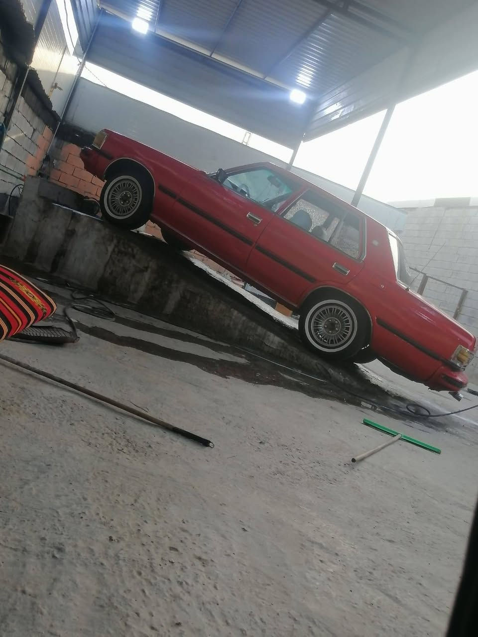 سلام عليكم سياره البيع سوبر موديل ٨٢
سياره بلاديه مبيه اي تحوير محرك بلاد ٦ عادي
سياره مصبوقه عام. بسمي توني حولته.
شاصي نضيف مكاني بصره سفوان السعر ٣٠ وبيه مجال 
*********** فقط تصال
