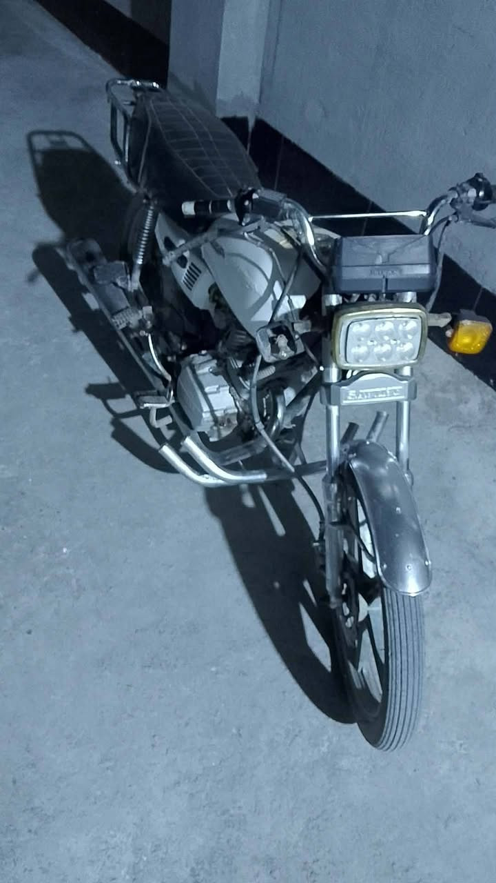 السلام عليكم دراجة للبيع سعر خاص او الاتصال على رقم ***********
