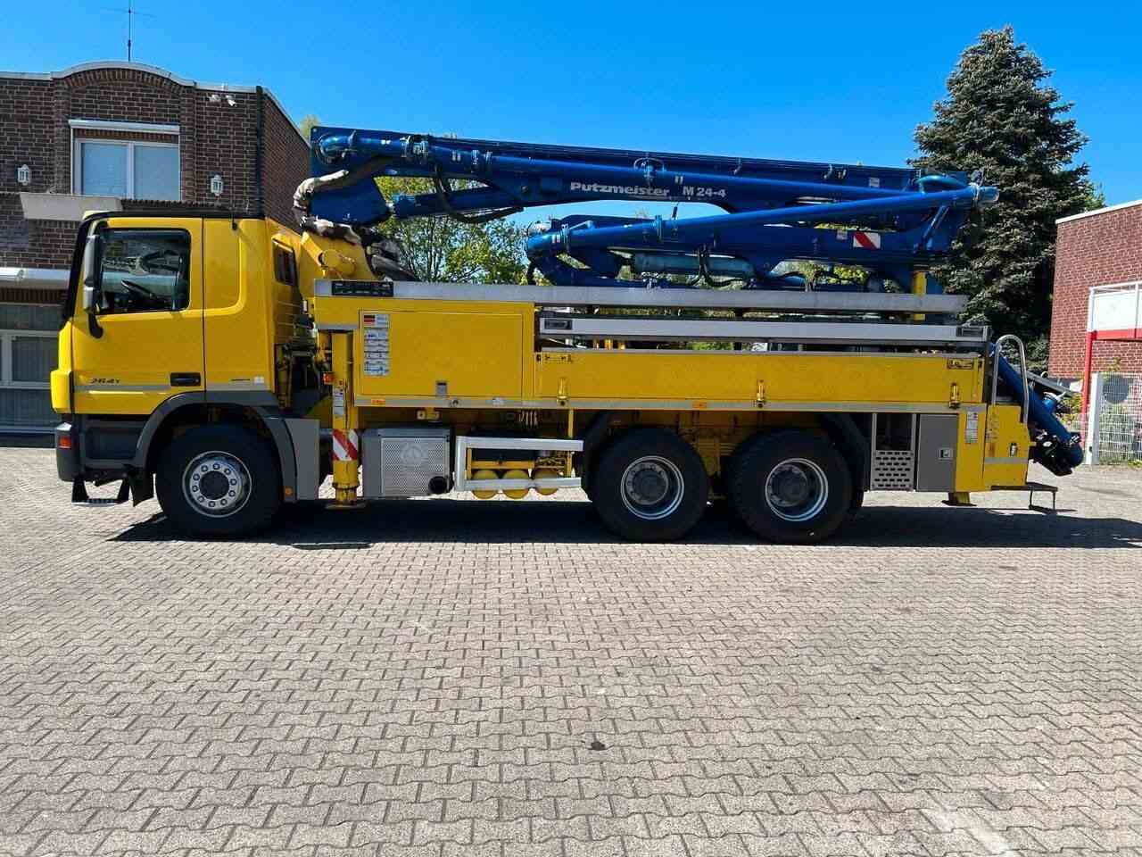 Mercedes-Benz 
Actros 2641 
سنة الصنع 2014
عداد 190.000 كم
ناقل حركة أوتوماتيكي 
قوة المحرك 408 حصان
عدد الاسطوانات 6
نظام المحور 6x4
مضخة بتزماستر 
طول 24 متر 
السعر 55الف دولار 
شامل كمرك ضريبة شحن 
مدة الوصول 18 يوم بعد الحجز


**إذا كنت صاحب هذا الإعلان وتريد حذفه لأي سبب، رجاءا أرسل رسالة إلى الدعم الفني**