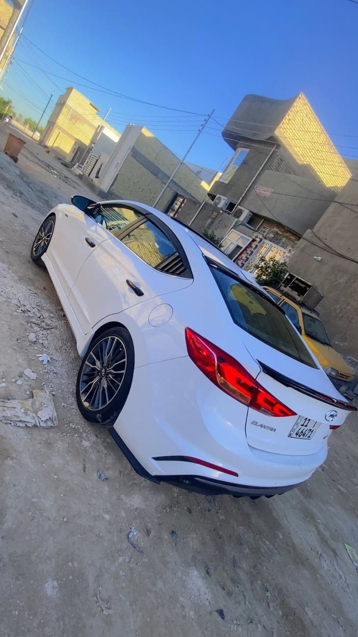 السلام عليكم
النترا 2018 سبورت 
وارد امريكي للبيع 
اكزوز رياضي بلادي
مواصفات ١/١ :
بصمة تشغيل وبيبان وصندوك 
كشنات حضن جلد مختومه sport 
تدفئة كشنات 
دشبول كاربون فايبر 
كيجات رياضي 
سلايد روف
لايت زينون بلادي 
بك لايت لد بلادي 
ويل كب ١٨ كروم بلادي 
مرآة تعتيم ذاتي 
اشاير بلمري 
رادار نقطة عمياء 
حساسات خلفيه
تحكمات ستيرن 
تدفئة ستيرن 
ستيرن حرف D 
شفتات بلستيرن 
سستم صوت سماعات انفنتي ودمام خلفي 
تبريد بيانو 
……….
صدر جديد تخم تايرات جدد 
رقم بغداد 
ماشيه 118
بيه حادث سونار موجود
السعر 120 بيها مجال 
مكاني نجف ***********
