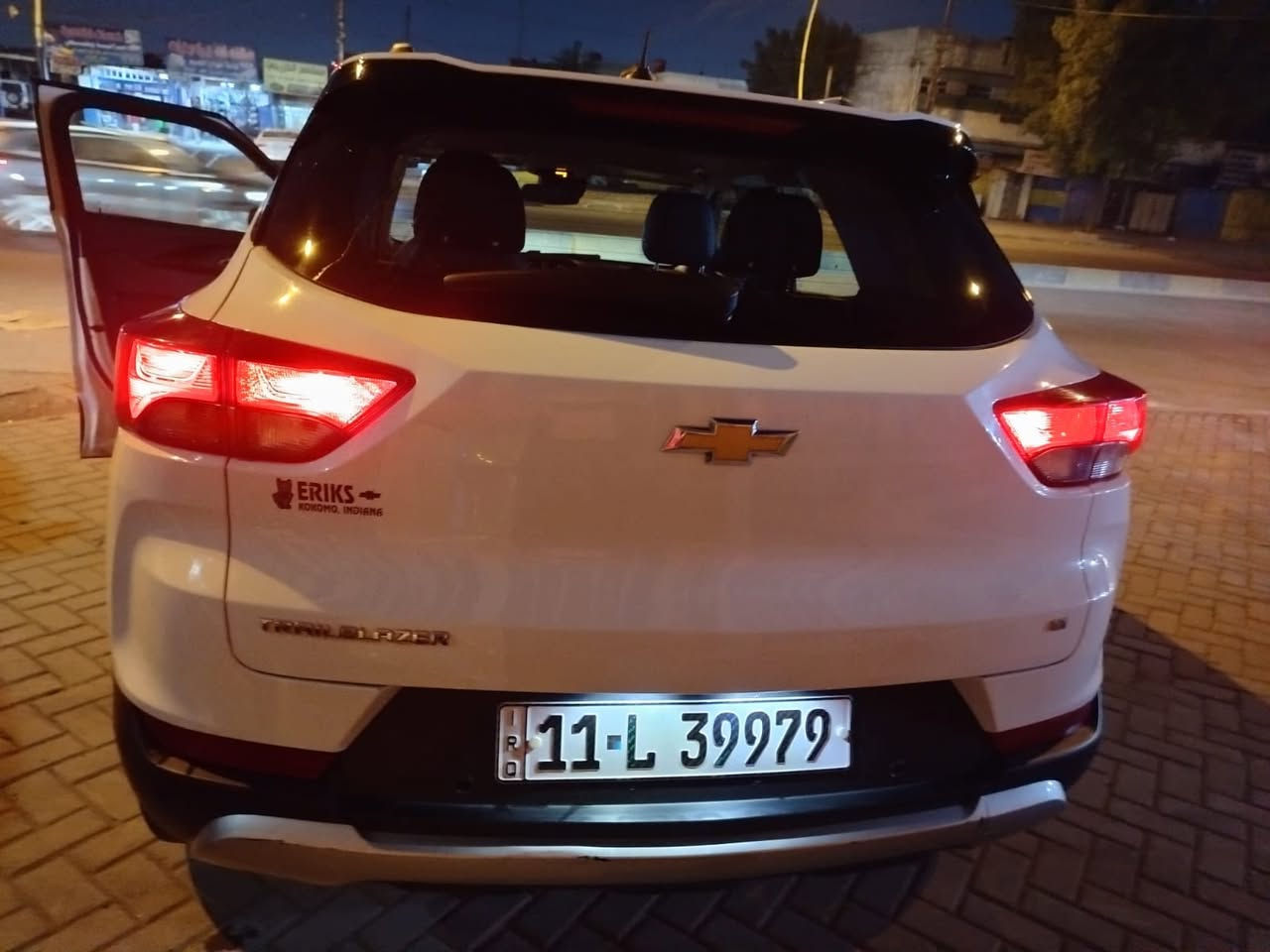 السلام عليكم سيارة ترايل بلايزر كشنات كهرائي ثلاث سلندر تيربو 2021رقم جديد بغداد السعر 12ونص ***********
