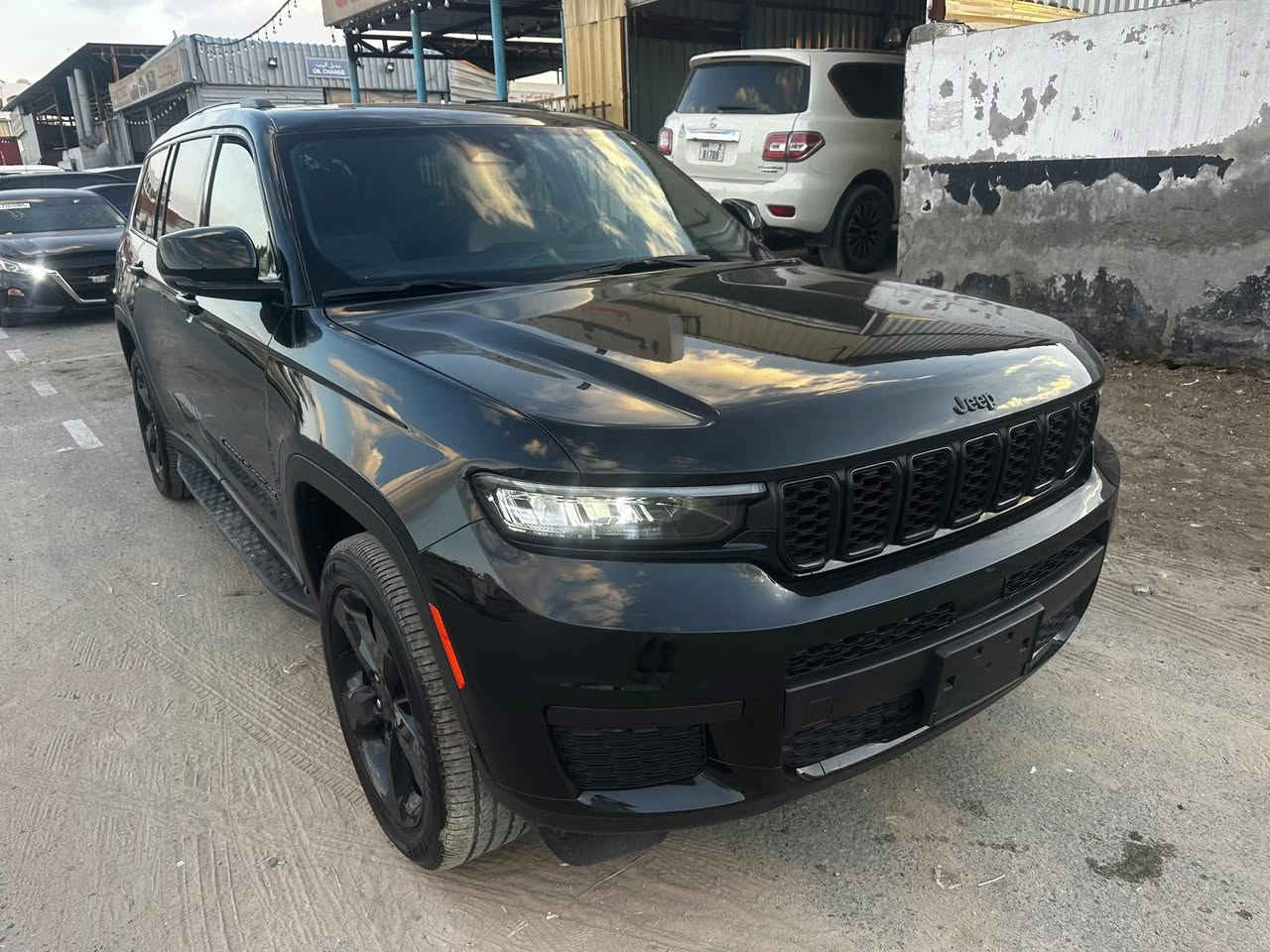 جيب (2024) شكل جديد .
تبديل باب عكس سايق صبغ نص القمره فقط والباقي كفاله فول موصفات 
(بلاك توب ) (6سلندر _7) راكب بصمه فتحه داخل كنتاره وجلد تشغيل عن بعد صندوك كهرباء 3قطع تبريد 
سعر (225) 🔥واصل بغداد مرقم موعد وصول (7) ايام 
((***********)) بغداد الزعفرانيه
