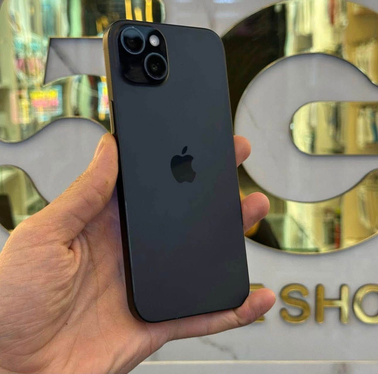 السلام عليكم 
* ايفون 📲 15 بلاس
* لون اسود  مميز 
* بطاريه🔋92
* ذاكره 256  
* دبل خط ZA 
* مكفول كفاله عامه من فتح وتصليح  
* كيبل وياه فقط
* السعر / 775 
* العنوان/ بغداد المنصور توصيل متوفر
* للتوصل /***********
