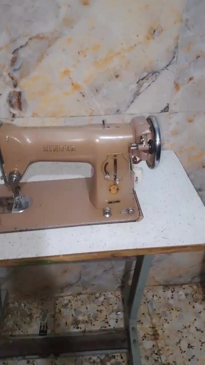 سلام عليكم
مكينة خياطة للبيع نوع سنكر أنكليزي 

بيها مشكله بسيطه غيرت الميزانيه وماعرفة أرجعها مثل قبل
***********
