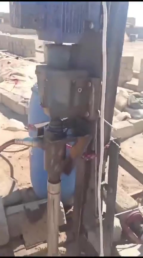 حفاره كهربائيه
كيربوكس أمريكي
ماطور الفر 5 احصان 
معاها 22 متر برينه
تحفر 10 انج
و8 انج
و6 انج
بلموصل ابيعها بحك ماطوراتها
مامشتغله شيء قليل
***********
***********
