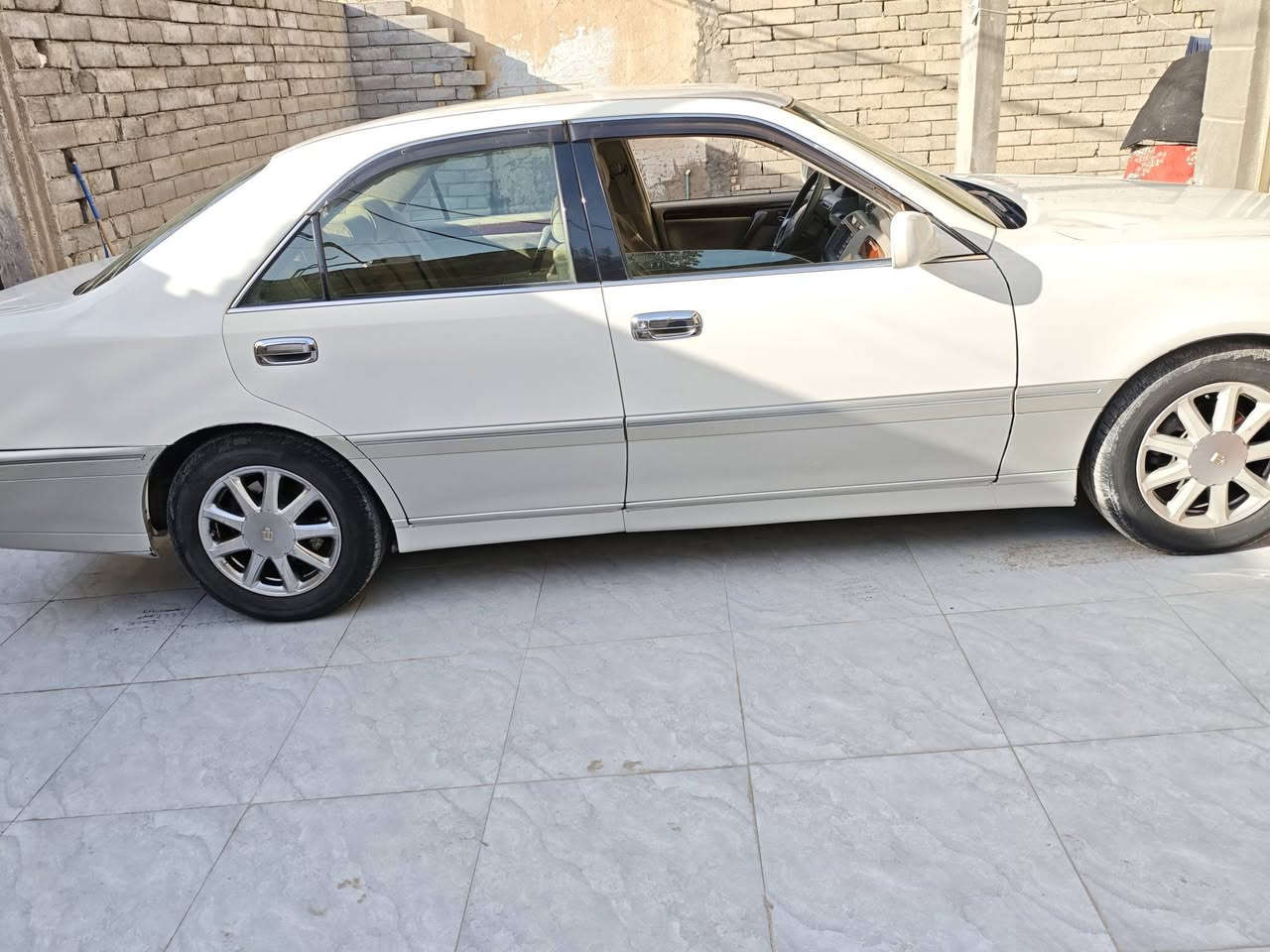 سلام عليكم سياره للبيع ملكه 2003 كرستال دكمتين محرك ديفور الصغير علمن سياره ادوات كصه قماره السعر52وبيه مجال المكان بصره قضاء المدينه  ***********
