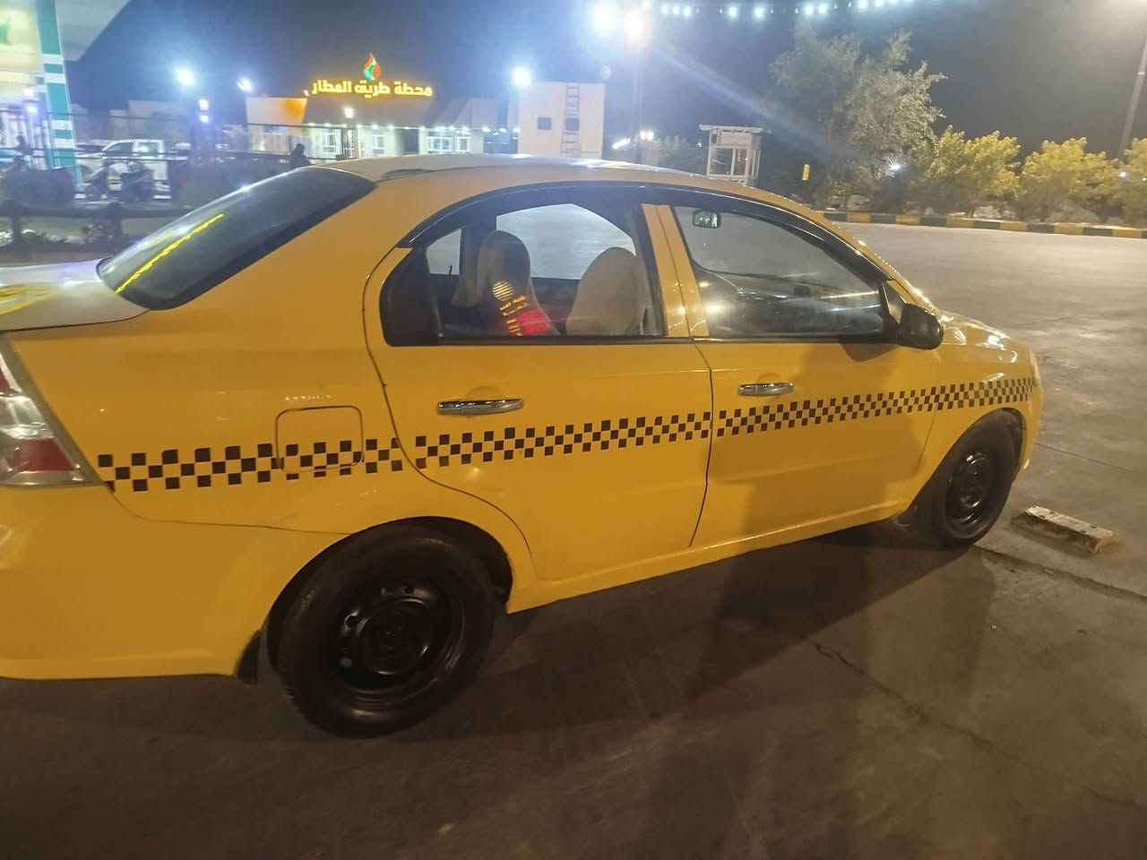 السلام عليكم افيو البيع٠ ٠٢٠١خليجي ١٤٠٠ مفتوح رقم نجف مداور ثاني يوم كير مكينه جدد تخم تاير جديد تبريد تدفه كله شغال ادامه كامله السياره كله جديد سنويه  لغايه2027 بسم خالي بيها صبغات قليله بدون كل داخل وبدون تبديل السعر 48وبيه مجال العنوان النجف ***********سيد معتز
