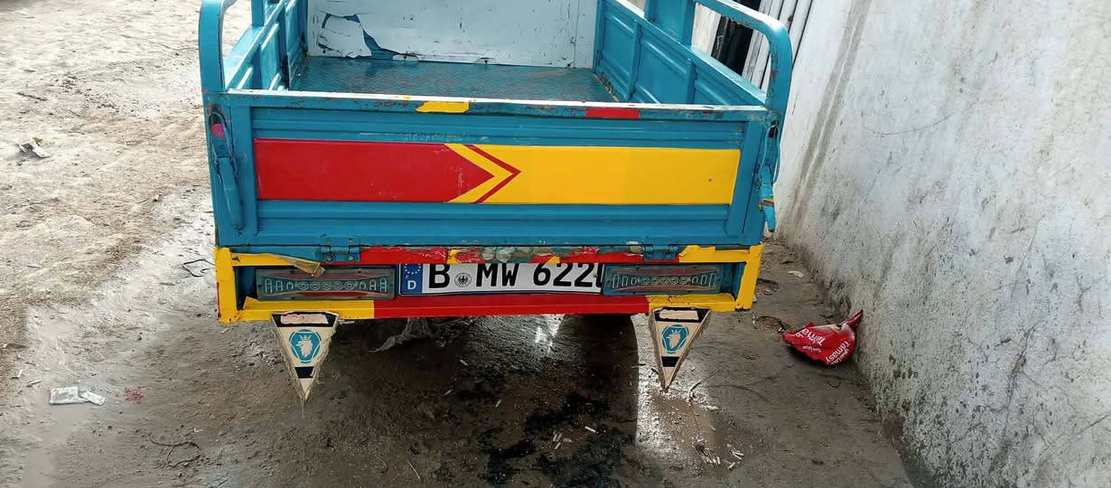 السلام عليكم من رخص الادمن ستوته للبيع موديل 20 اوراق أصولي باسمي ضررها ركبه ملحومه من يم الدرع السعر خاص والشراي بي خير ويدلل ‏‪0782 458 9150‬‏رقمي
