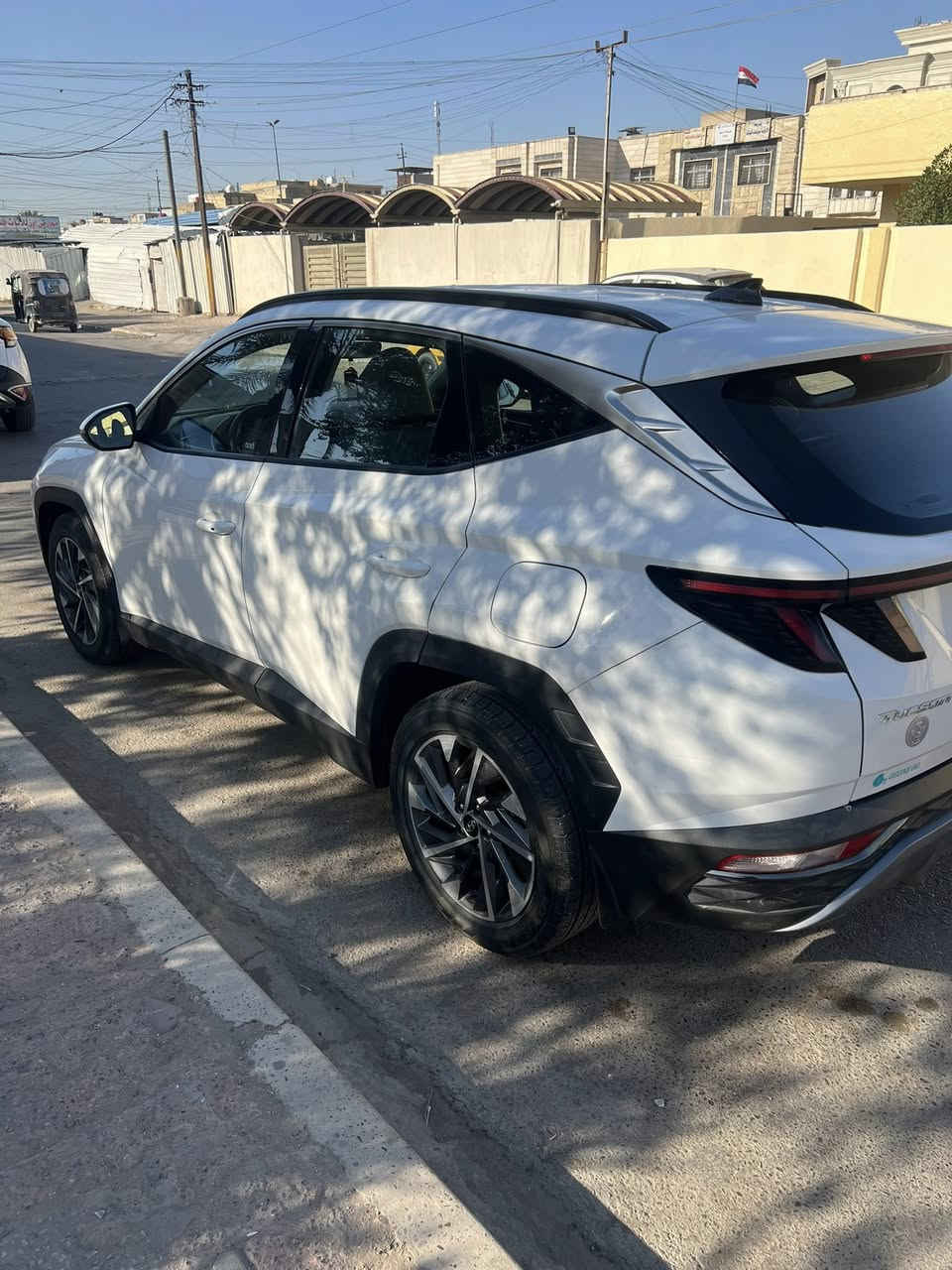 هونداي توكسان 2022 خليجي سعر 185
بصمه وترحيب وتجي مري شفط شاشه وحساس امامي خلفي قطعتين تبريد و3 وضعيات قياده وكراسي كهرباء بردات خلفيه وهواي مواصفات
السياره ماشيه 94
السياره بيه باب الصدر بارد بسيط
وبيه الدور مال الجاملغ الخلفي وشويه من الباب الخلفي صبغ رقم بغداد مشروع وطني 
غير متواجد عل فيس ومكلف بل نشر مكان سياره بحي اور
***********
