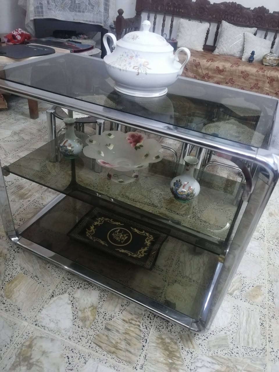 للبيع......
+ سيت طبلات جام
( ميز وسطي مع اربع طبلات ) بسعر 50 ألف.....
+ ميز تقديم جام نظيف  جداً من ثلاث طبقات بسعر 40 الف.....
( الأسعار بيها مجال )


**إذا كنت صاحب هذا الإعلان وتريد حذفه لأي سبب، رجاءا أرسل رسالة إلى الدعم الفني**