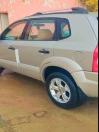 توسون ٢٠٠٩ • سلڤەر • ٢٠٠٠٠٠ كم