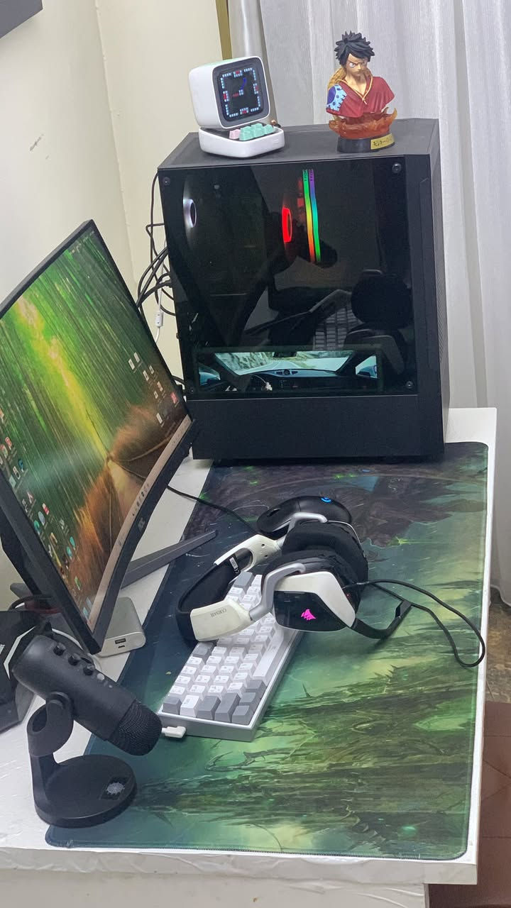 السلام عليكم 
تجميعه للبيع ….
I5-12
Ram 16 2X8 RGB
Ssd m.2 256/HDD 1T
RTX 3060TI
11 inch screen 
Price/ 890,000
Baghdad/ ***********
