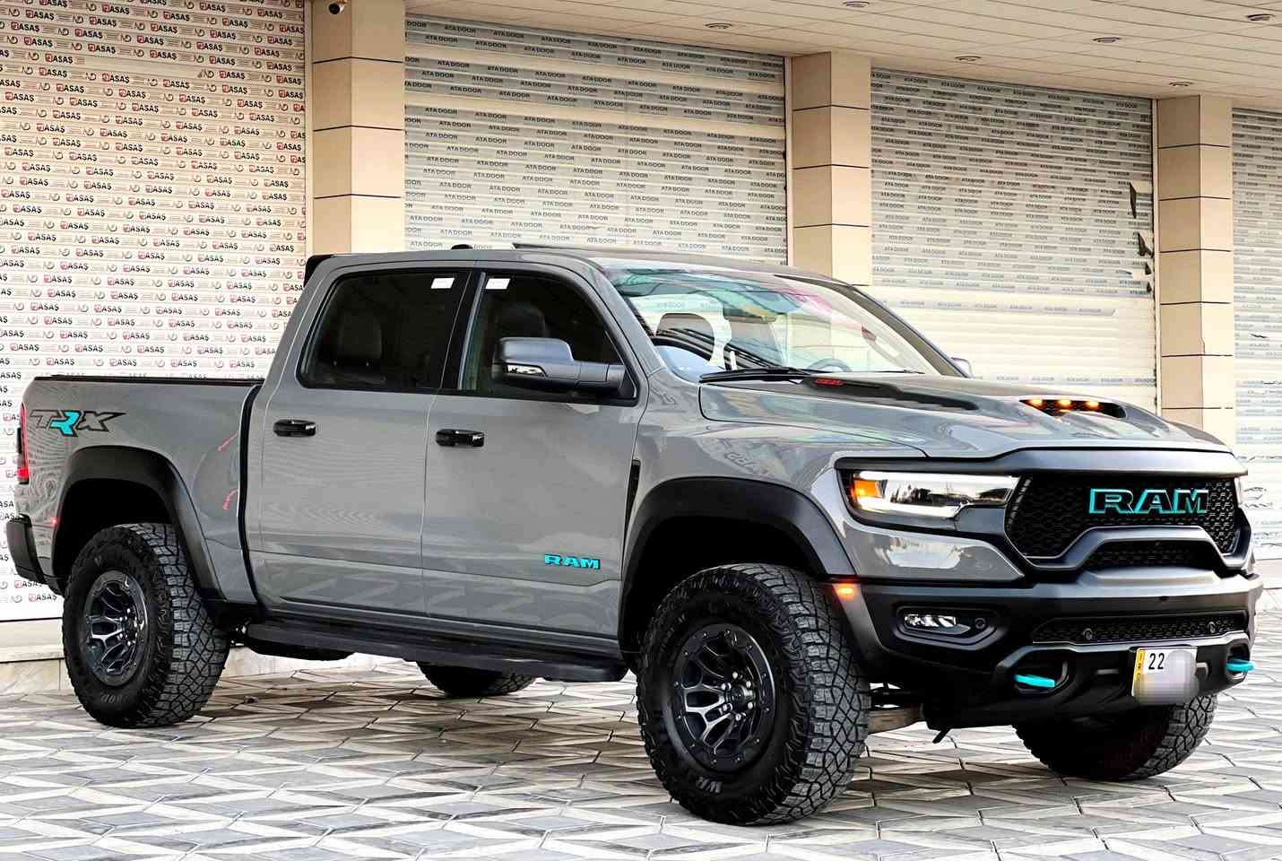 الوحش للبيع او مراوس 
DODGE RAM TRX 2023
فول فول مواصفات حجم محرك : 6.2 لتر 8 سلندر سوبر جارج 702 حصان رادار أمامي خلفي + نقطة عمياء. سقف بانوراما كشنات تبريد + تدفئه 
دشبول مع ابطانه الأبواب جلد مع كنتاره 
المقاعد جلد و كهربائية شاشه ايباد كبير تشغيل عن بعد داتاشو السيارة وارد أمريكي بدون ايرباك فقط بارد وتكحيل كارت رقم اربيل و مكانها بغداد
السعر 69000 دولار 
للاستفسار ***********
