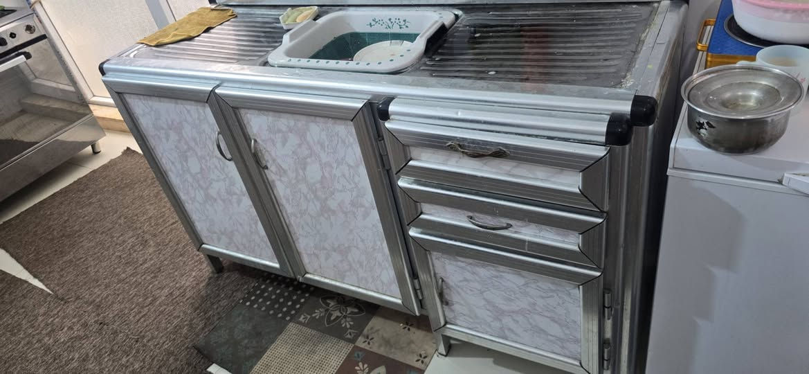 سنك للبيع ثلاث قطع 
نضافه مثل ما موضح بالصور
السعر 250 
للتواصل خاص


**إذا كنت صاحب هذا الإعلان وتريد حذفه لأي سبب، رجاءا أرسل رسالة إلى الدعم الفني**
