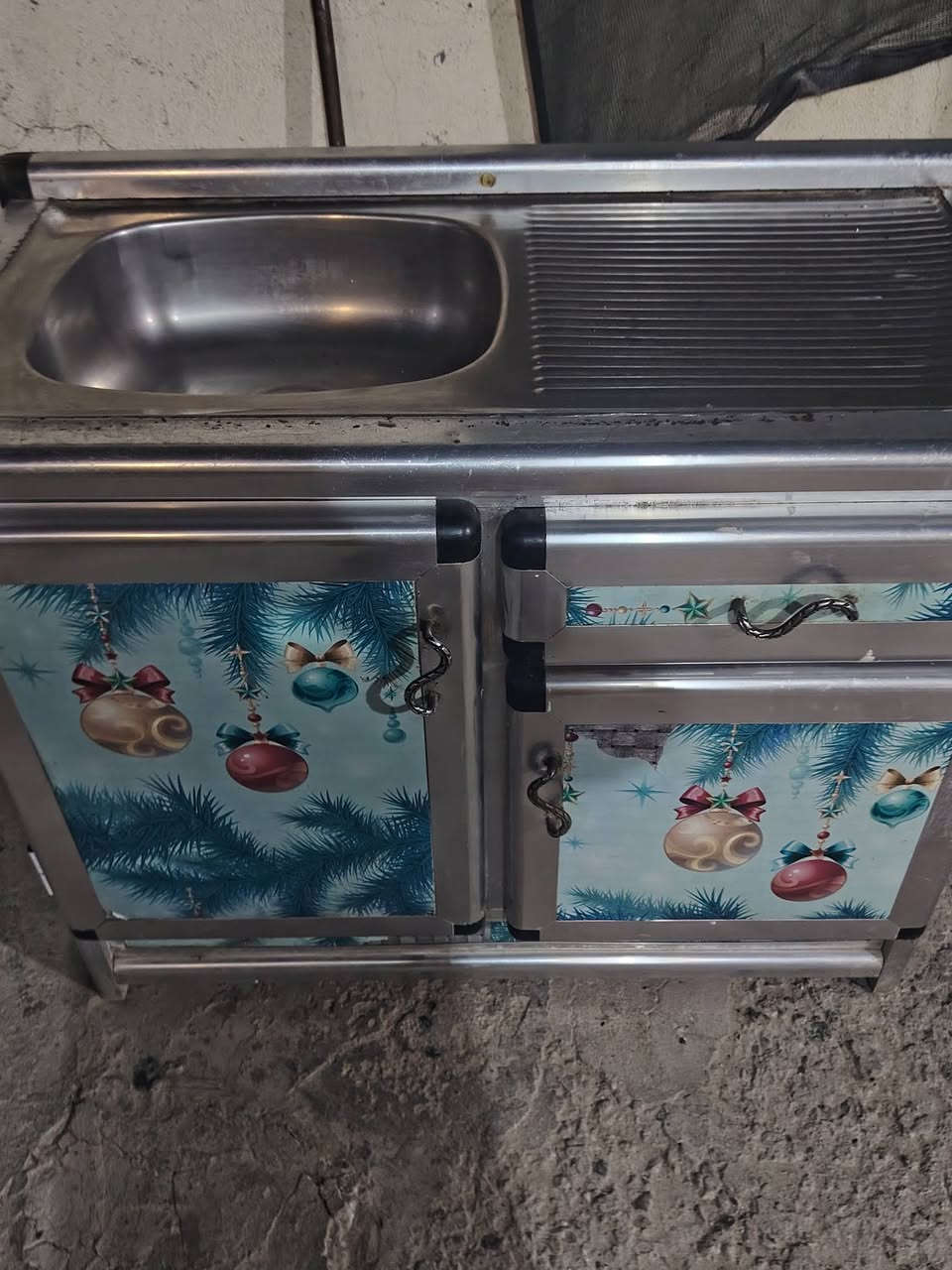 طباخ مصري ع فحص كله شغال سعر140 فريش
سنك 75 تسكام 
كاونتر مرمر 175


**إذا كنت صاحب هذا الإعلان وتريد حذفه لأي سبب، رجاءا أرسل رسالة إلى الدعم الفني**