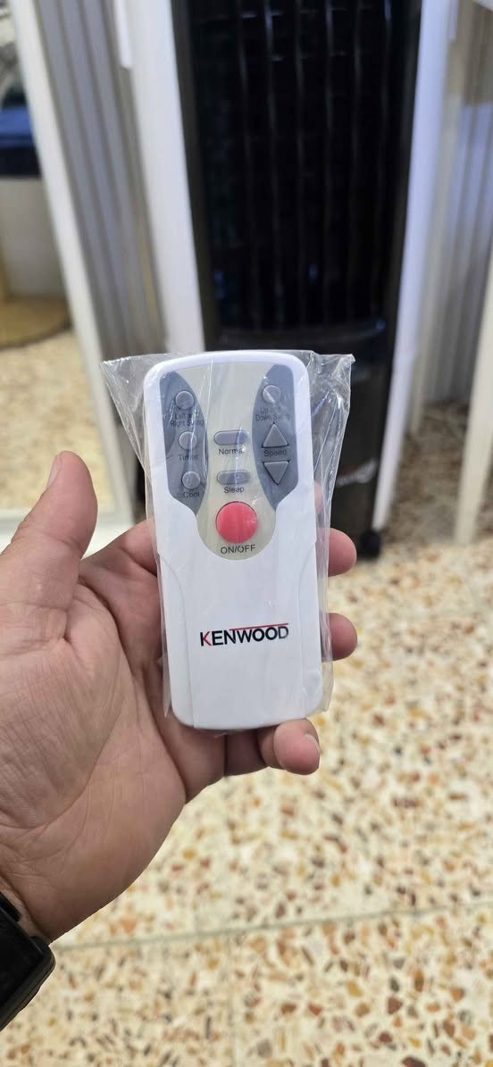 عندي مبردة كينوود عمودية إنفيرتر (Inverter) اقتصادية جداً بالكهرباء، الموديل الحديث KN-36000T، حابب أبيعها.
​الحالة: مستخدمة يوم واحد فقط (بأكياس النايلون مالتها مثل ما موضح بصورة
​المواصفات مبردة سلولوز، ماطور نحاس 100%، تقنية توفير الطاقة، توزيع هواء بـ 4 اتجاهات، فلتر تنقية الهواء، خاصية منع الرطوبة، وتحكم ريموت كونترول.
​سبب البيع بكل صراحة: المطبخ عندي صغير ومغلق تماماً وسوت عندي رطوبة (بوخة). المبردة ما بيها أي عيب وتبريدها ممتاز بس ما رهمت ويا طبيعة المطبخ حطيتها بلغرفة ثلج هواها .
​سعر الشراء: 250 ألف دينار.
​سعر البيع: 225 ألف دينار (قفل).
​المبردة وياها كارتونها وكامل ملحقاتها، وجديدة حرفياً كأنك مشتريها من المحل الآن. بغداد, العراق


**إذا كنت صاحب هذا الإعلان وتريد حذفه لأي سبب، رجاءا أرسل رسالة إلى الدعم الفني**