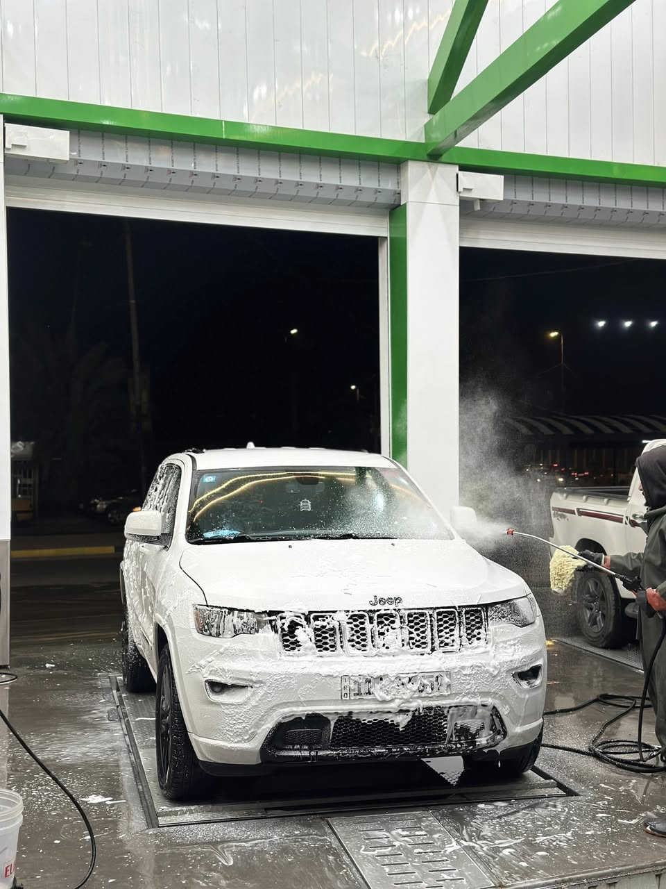 للبيع  جيب كراند شيروكي موديل 2022 وارد امريكي بيها بس لباب لخلفي الي ورد لصدر مصبوغ وبيها ربع لجاملع مال سايق بارد بدوننن صبغ وبس ماشية 61 الف مايل لسيارة نضيفه ومابيه نقص ***********
