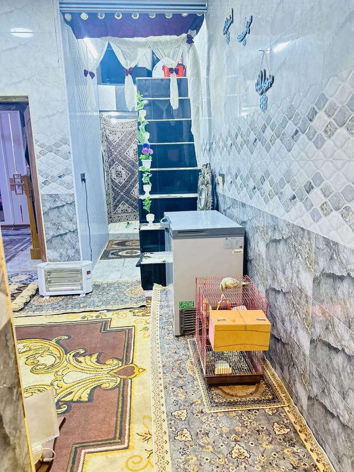 بيت ١٢٤ متر في البراكية شارع سكلة ابو ضياء 
يحتوي غرفة واستقبال وصاله ومطبخ وحمام داخلي وخارجي 
البيت كلة سيراميك وسقوف ثانويه ونضيف جدا 
السعر ٣٠ مليون 

‭٠٧٨٨ ٠٠٠ ٢٦٩٨‬
