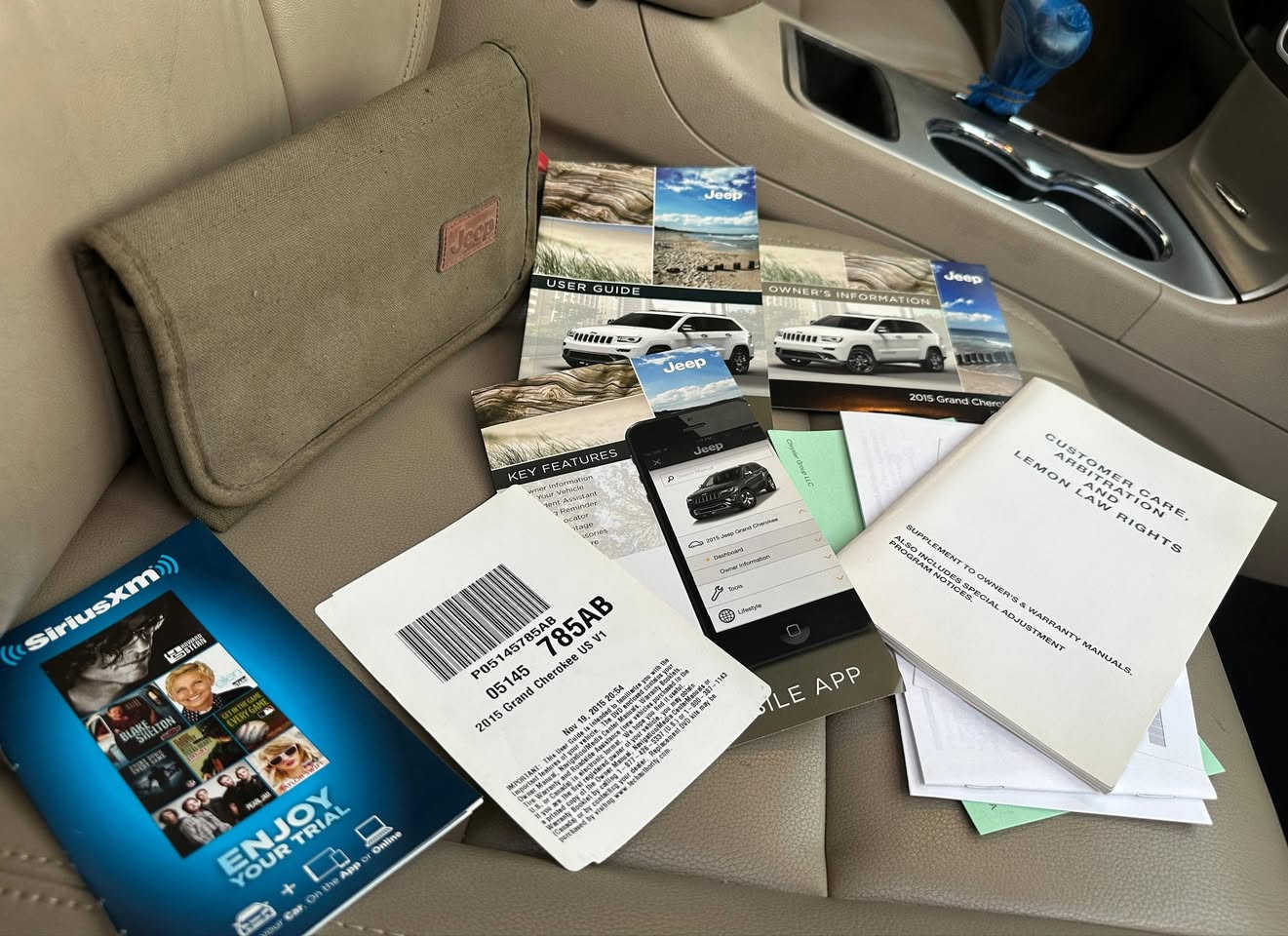 🚗 للبيع جيب موديل 2015 – ماشية 78 - بجم كبس 

📍 الموقع: بغداد 
📞 رقم الاتصال: *********** 

 المواصفات:

- محرك 3600 - تستقبل بانزين عادي
- فول مواصفات لمتد قماره حديد يعني فقط بدون فتحة 
- كراسي كهرباء جلد + ميموري
- تدفئة وتبريد للمقاعد
- صندوق كهرباء (فتح/غلق بالشفط)
- تشغيل بصمة + تشغيل عن بعد + بصمة بيبان
- كاميرا خلفية
- حساسات أمامية وخلفية + مانع تصادم
- منظومة زينون بلاد
- تحكم بالستيرن + شفتات 
- كير (8 سرعات)
- نظام S
- نظام صوت (سستم كامل + دمامات صوت)
- شاشة جبيرة كار بلي 
- تبريد بلادي ثلج قطعتين 
- تاير (تخم)
_ رقم جديد انكليزي بغداد + هزة جديدة + سنوية جديدة بأسمي
-السيارة بلادية وجديده جدا حتى كتلوكات الشركة بيها 

📌 السيارة:
- وارد أمريكي 
- الحادث دحجه في البابين العكس السائق ومبدل نفس اللون... السياره كلها بدون صبغ حتى الدعاميات كفاله من الصبغ 

 - بشرط بجمها كبس ما ملعوب بيها ومحرك بلادي ما مفتوح وكير بلادي 
وماشية 78 
وجديده جدا وبدون ايرباك 
💰 السعر 197 وقابل للتفاوض 
 للاستفسار أكثر الاتصال على الرقم أعلاه

