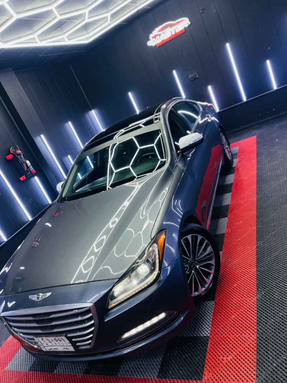 : جينيسيس G80 موديل 2015 (وارد أمريكي) - قمة النظافة
المواصفات الأساسية:
المحرك: 6 سلندر (V6) سعة 3.8 لتر - أداء قوي واقتصادي.
اللون الخارجي: رمادي (Gray) ملكي ومميز.
اللون الداخلي: جلد أسود (Black Leather) بحالة الوكالة، نظيف جداً.
ناقل الحركة: أوتوماتيك 8 سرعات.
المواصفات الفول (1/1):
سقف بانوراما بالكامل.
نظام بصمة (تشغيل + أبواب).
شاشة ملاحة كبيرة ونظام صوتي Lexicon الفاخر.
رادار أمامي، تنبيه الخروج عن المسار، ونظام النقطة العمياء.
بروجكتر (HUD) لعرض السرعة والمعلومات على الزجاج الأمامي.
كراسي كهرباء مع نظام تدفئة وتبريد.
صندوق خلفي ذكي (يفتح تلقائياً عند الاقتراب).
كاميرا خلفية دوارة مع حساسات أمامية وخلفية

رقم بغداد تحويل مباشر
مكان السيارة بابل
السعر 148 قابل للتفاوض البسيط
***********
