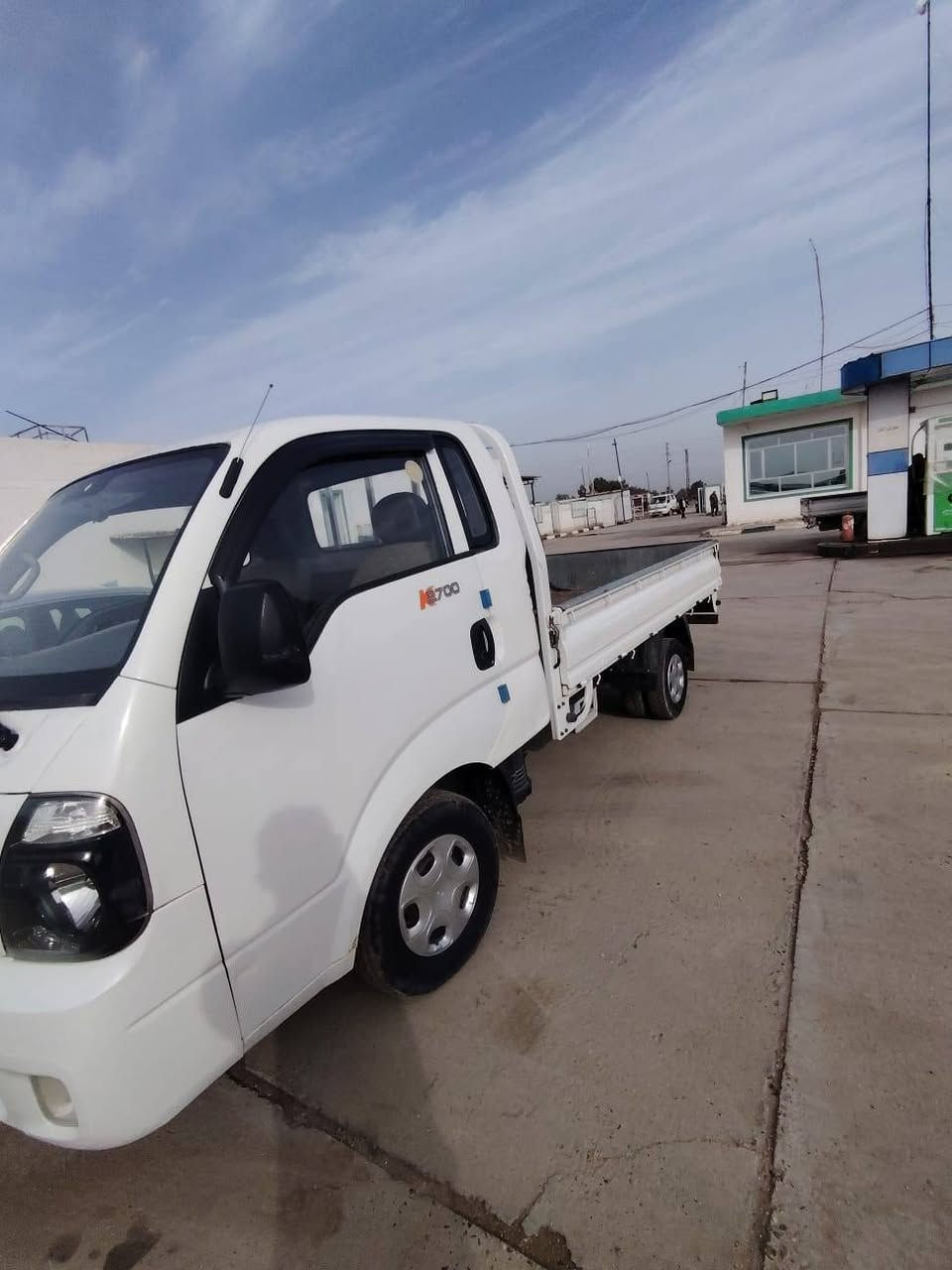 السلام عليكم
للبيع 
كيا حمل
موديل 2016
تخم تاير جديد
باتري جديد
تبريد حداديه جديده

السعر 115وبي  مجال
عنوان بابل
اللا استفسار
#***********
