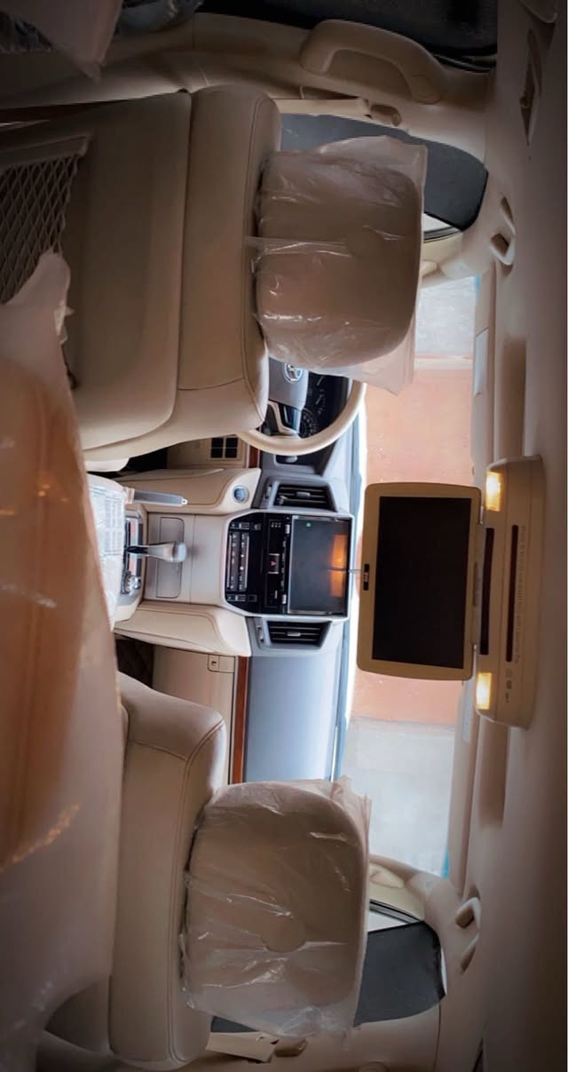 السلام عليكم لاندكروز 2018 بريم اصل معروف موصفات البريم السياره ماشيه ١٣٠ حقيقي علماً السياره بيها باب مبدل اصل من الشركة السعر ٥٠٠ وبيها مجال الاتصال ع ***********
