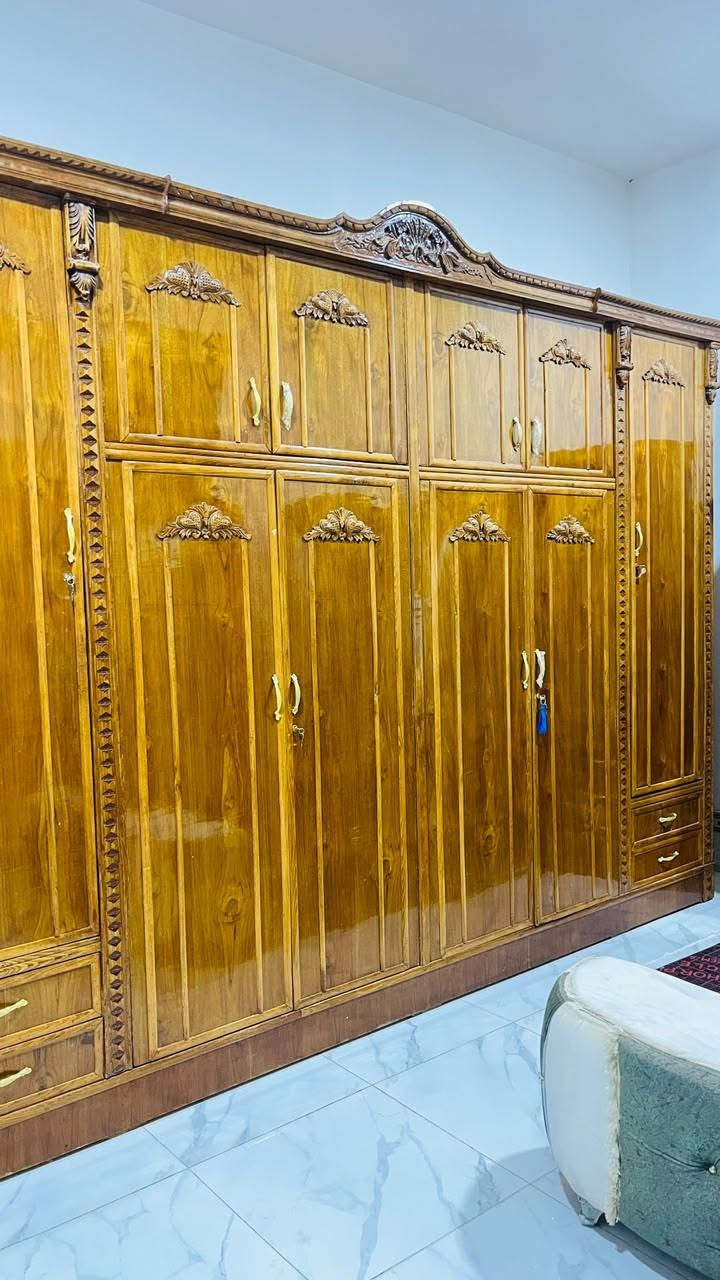 غرفه نوم ملكي حطاطه نضافه فول السعر مليون و 500 وبيها مجال العنوان الرمانه البوعبيد للاستفسار ***********
