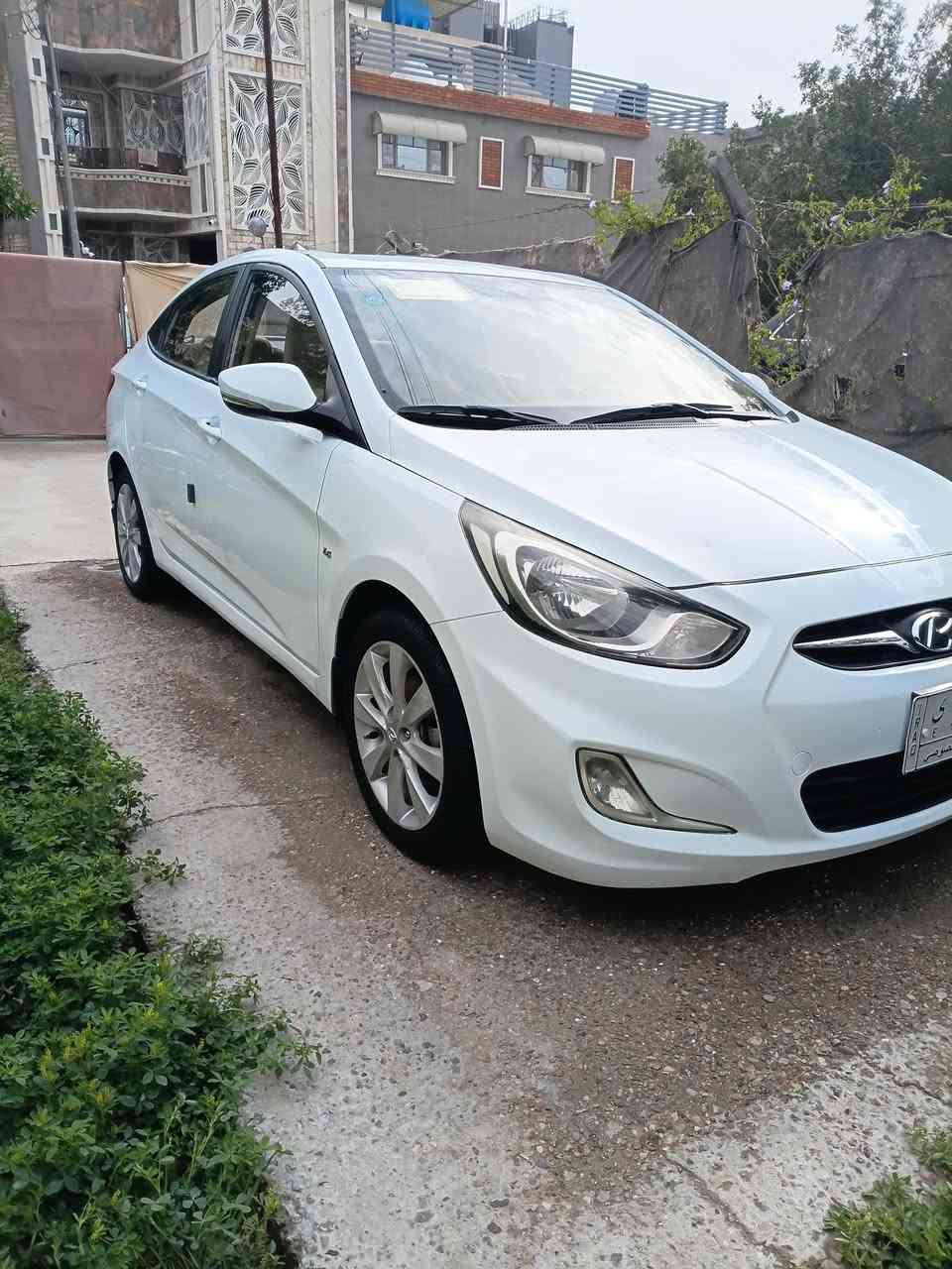 السلام عليكم سيارة للبيع هونداي اكسنت خليجي موديل ٢٠١٣ رقم بغداد محرك ١٦٠٠ دبل قطرة مكفول ممفتوح وكير مكفول السيارة مواصفات فتحة وبيهة ملاحظات صبغ دوستين وهلال الجاملغ الخلفي مكاني بغداد والسعر ٩٨ للاتصال ***********
