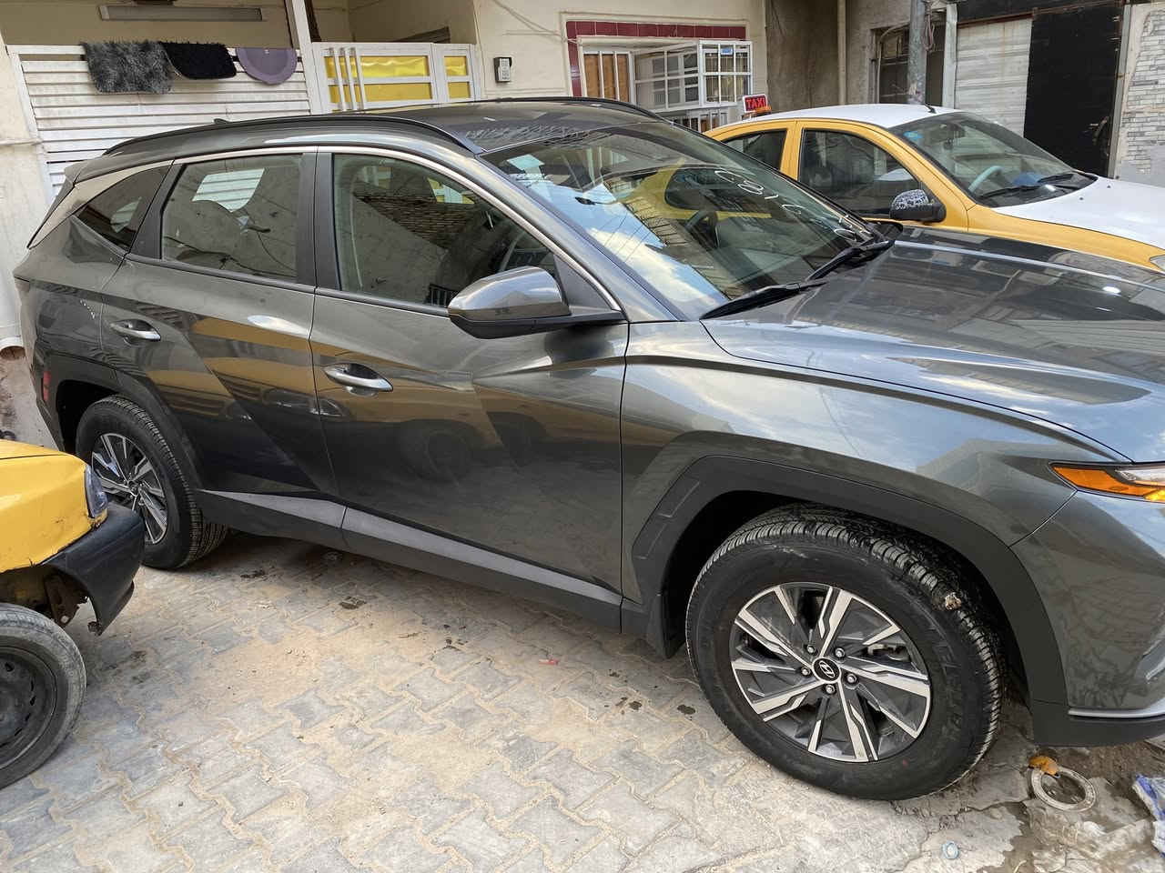 للبيع توسان وارد أمريكي 
هايبرد 
موديل 2024
دخول جديد اليوم ترقمت 
ماشيا 20الف 
حادث قبغ جنطة بدون ايرباك بدون صبغ تبديل قبغ جنطة فقط نفس اللون 
نص مواصفات 
بصمة ابواب وتشغيل 
رادار امامي خلفي 
شاشه لمس 
كشن كهرباء وتدفئة
شحن لاسلكي 
تشغيل عن بعد 
شاشه لمس 
وبعد بيها هواي مواصفات 
السعر 193وبيها مجال 
هذا رقمي ***********غير متواجد على الفيس 
مكان السيارة بغداد
