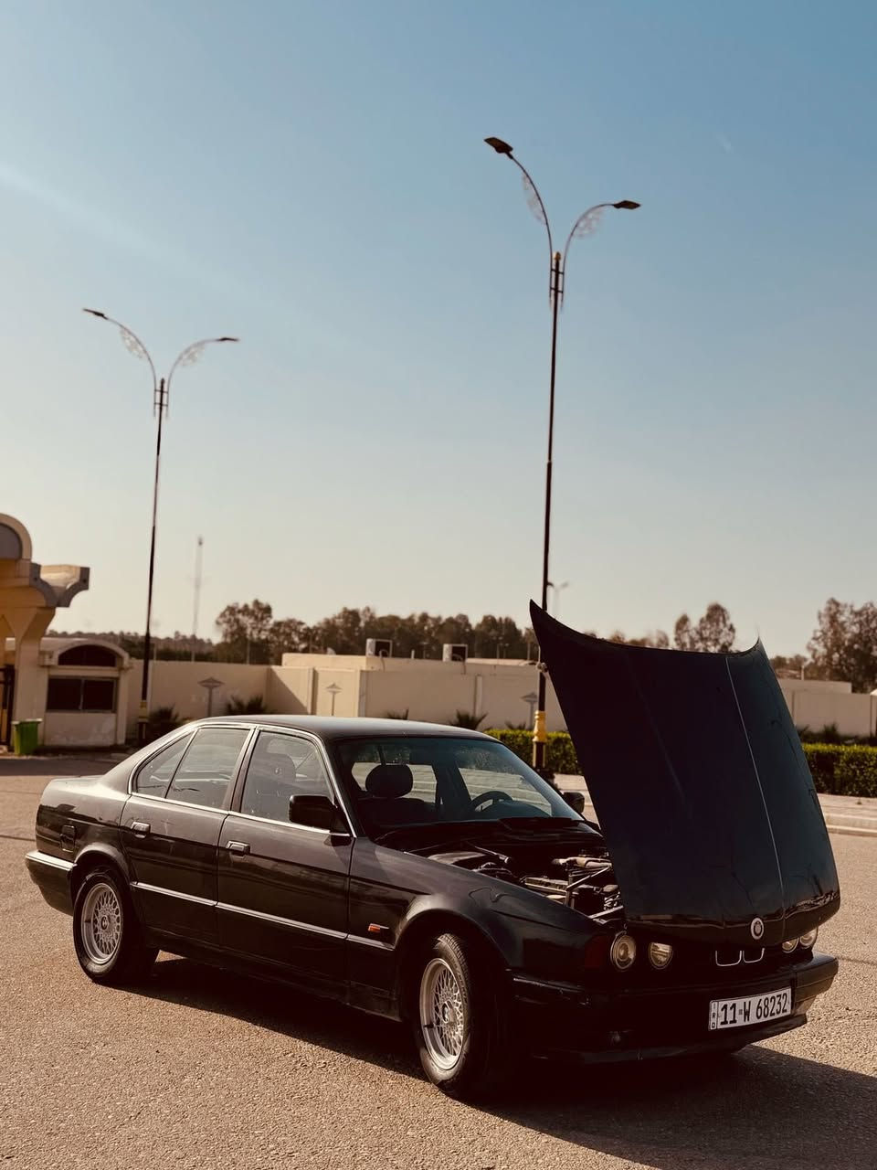 بي ام دبليو حجم 525مكفوله كير محرك جديد صار سبوع من شديتها رقم وسنويه شرط تحويل مكانها ذي قار باسمي السياره سعرها الشراي بي خير ويدلل ***********
