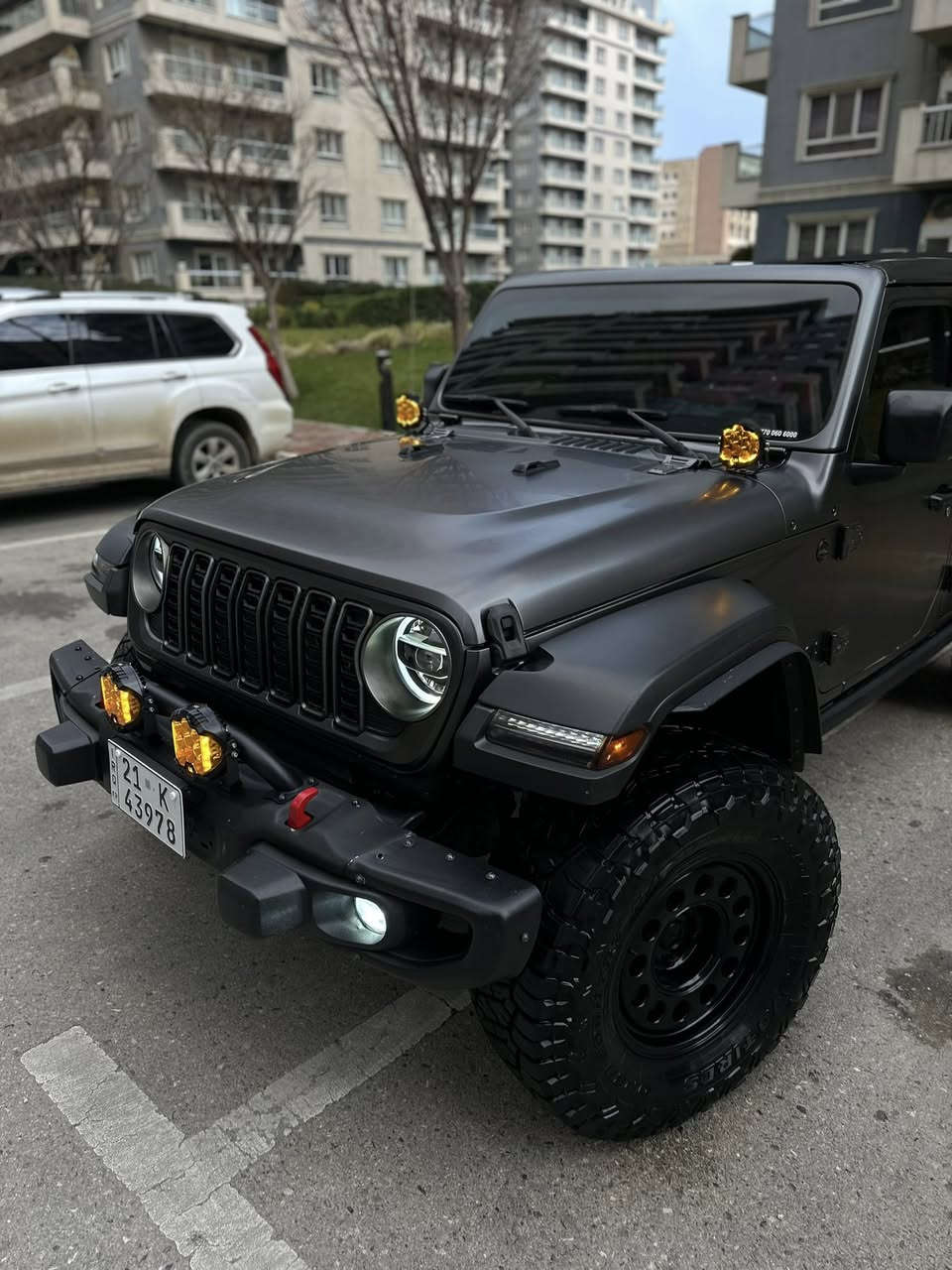 سلام عليكم
جيب رانگلر 2021🇺🇸🇺🇸

السيارة بيهة بونيد امبدل بلاد بدون صبغ 

مكان السيارة سليمانية 

محرك ٦ سلندر 

مواصفات سحاريي 
شاشة جبيرة 
كاميرا 
گيج الكتروني 
كشنات هيتر 
استيرن هيتر 
بصمة ابواب 
تشغيل عن بعد
اطفاء ذاتي 
سقف بانوراما كارباء 
جامات كارباء 
لايتات ليد 
بگلايت ليد 
امراية هيتر 
كشنات جل
تبريد قطعتين
دعامية امامية حديد روبيكون 
دوسات حديد روبيكون
السيارة ماشية ٥٦ ميل 

السيارة مغلفه PPF مات ضمان ١٠ اسنين 
السيارة دبلات و لويات و شمعات فوكس 
تخم تاير و ويالة جديد شادله كلش حلوة 
كير و مكينة كله مكفول بدون اي عطل 

سعرة ٢٩٨$ بي مجال 

رقمي ***********

السيارة بسمي ابشرط تحويل او وكالة
