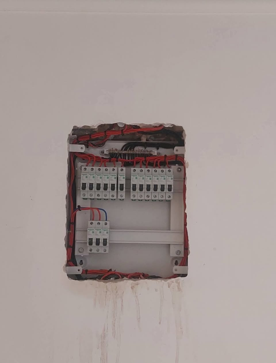 تأسيس كهرباء عمل درجة اولى
النقطه السيمز 3 آلاف
البوري 5 ونصف
عمل درجة اولى والتزام العمل داخل النجف فقط
العمل مجانا للفقراء والغير متمكنين واني خادم
***********
