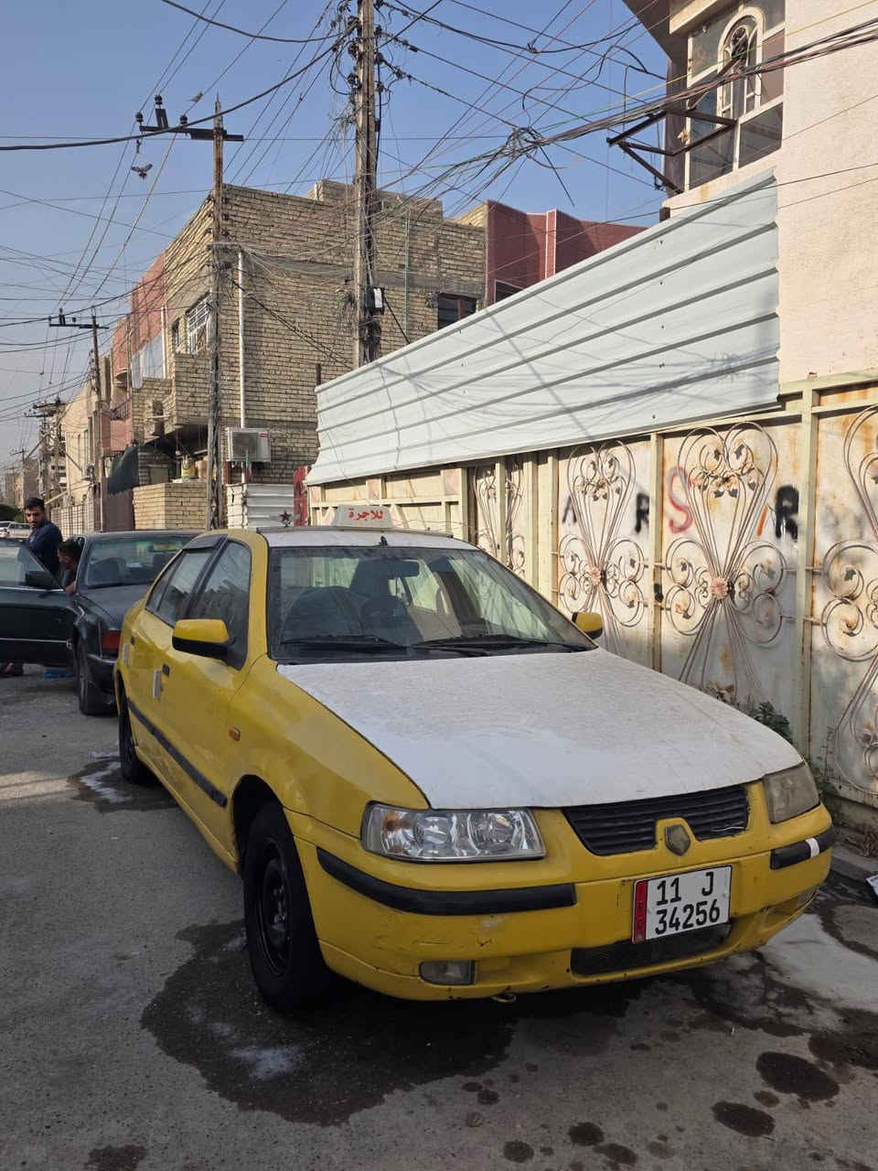 سلام عليكم 
سمند ليموني رقم انكليزي مصفره هيئه وغرامات 
كير محرك فرنسي خير من الله غرفتها جديده ودوشمه جديده 
تبريد ثلج كهربائيات كلها شغاله منضومه زنون سياره جاهزه وحلوه السعر ٢٦مكان بغداد البنوك ؟ ***********
