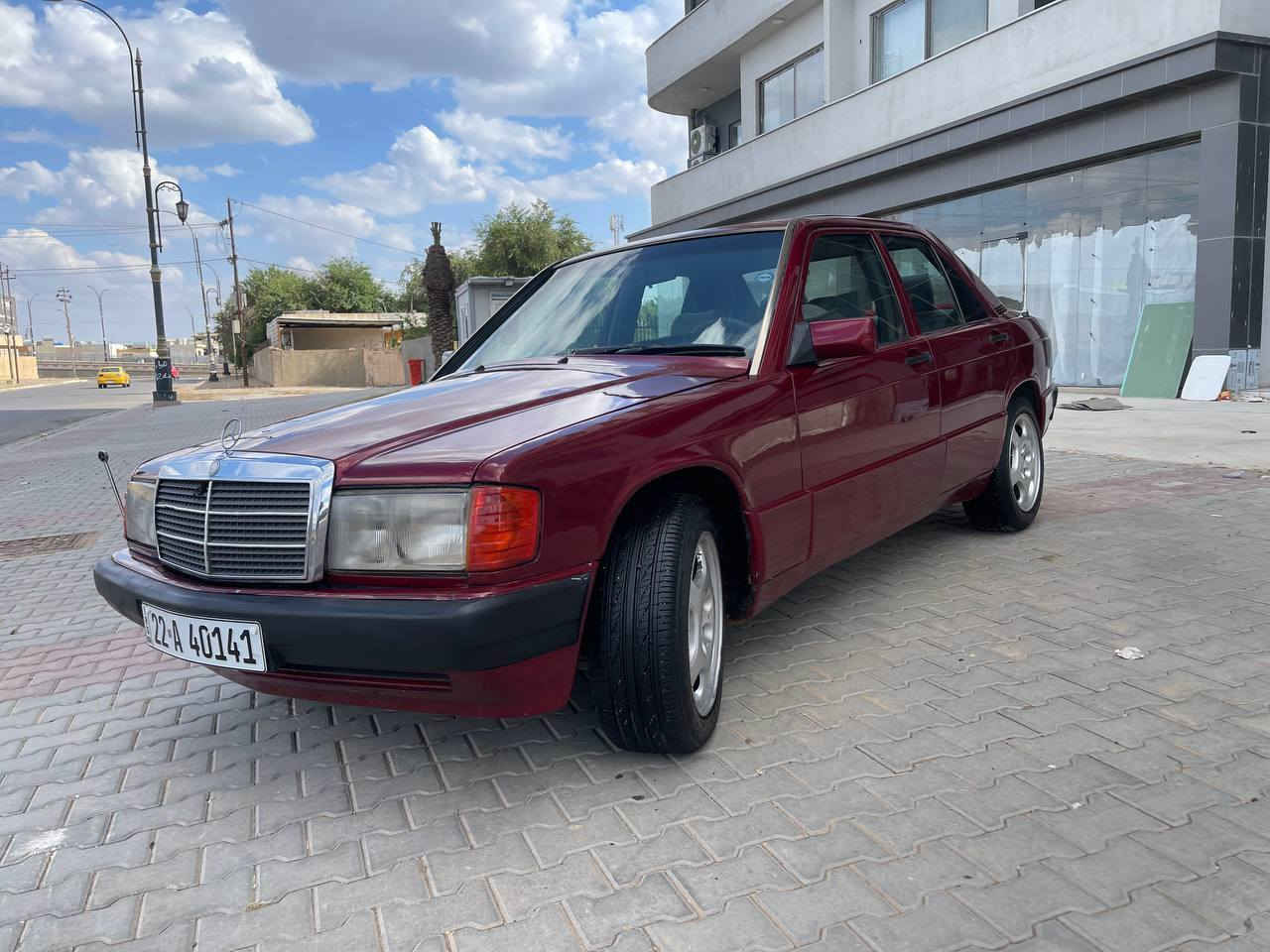 سلام عليكم ورحمة الله وبركاته
للبيع مارسدس 190 طيارين
موديل 1992 رقم أربيل سنويه لحد 2032
هزه وبراد كلها جديد
بطاقة بانزين بيها
كير ومحرك بطه 2400
تبريد ثلج
جامات كهرباء
سيارة بدون ضرر ولا خياس
قواعد دبلات بلادي ممعمر
سيارة جديده دواخل مالها شركة عل بلاد
ويل كروم تايرات صدر كلها بشرط
مكان السيارة كركوك سعرها 58 بي مجال
رقم هاتف *********** كركوك, العراق
