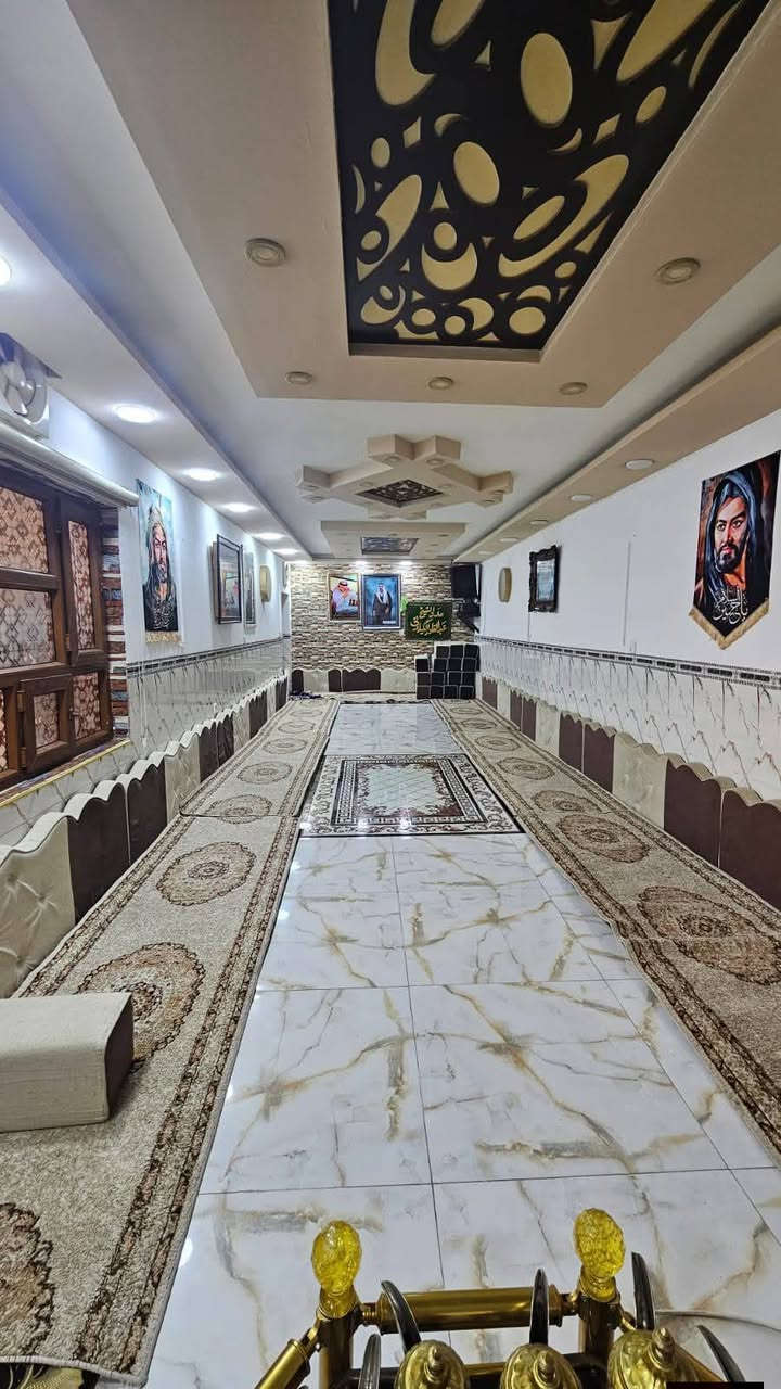 دار للبيع طابو صرف المساحه360م طابق واحد ركن حي العروبه قرب محلات سفوان استقبال هول مع غرفتين نوم مع مطبخ وصحيات رابع فرع عاليسار بعد فلكة العروبه للاستفسار الاتصال مكتب الحارث للعقار ***********
