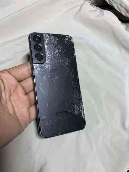 سامسونج اس 22بلص
ذاكره 256 رام 8
معالج سناب دراكون 8 gin 1
 يدعم ذكاء الصناعي 
120 fps ببجي
دبل سيم. شرق اوسط 
مثل ماموضح جهاز واگع وكفن سيم كارت  وكامرات  الخلفيه  الاماميه تشتغل  سبب الوكعه جهاز مامفتوح ولا واصل مصلح ادفع سعر 
خاص او اتصال ***********
