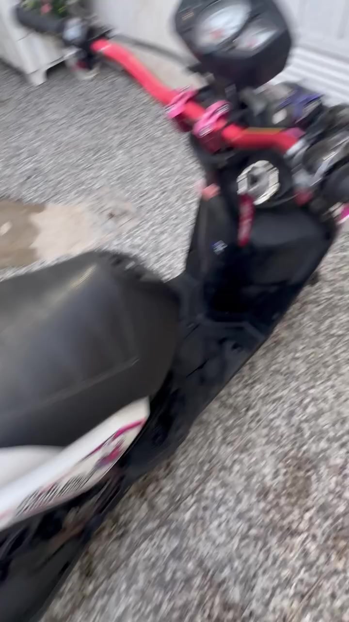 سكنس جبلي ام عيون موديل 2014
محرك بلادي
وتزود خارجي كله مبين 
الدراجه نفس ما موضح بل صور 
سعر 900 وبيه مجال حك الجيه
تواصل ***********
