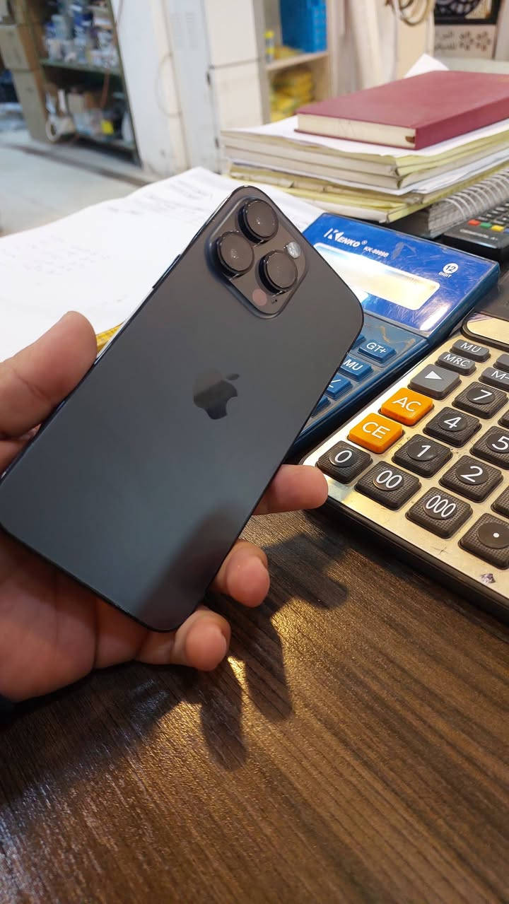 ١٤ برو ماكس ذاكرة ٢٥٦  شريحه الكترونيه السعر ٧٥٠ جهاز نضيف
***********
