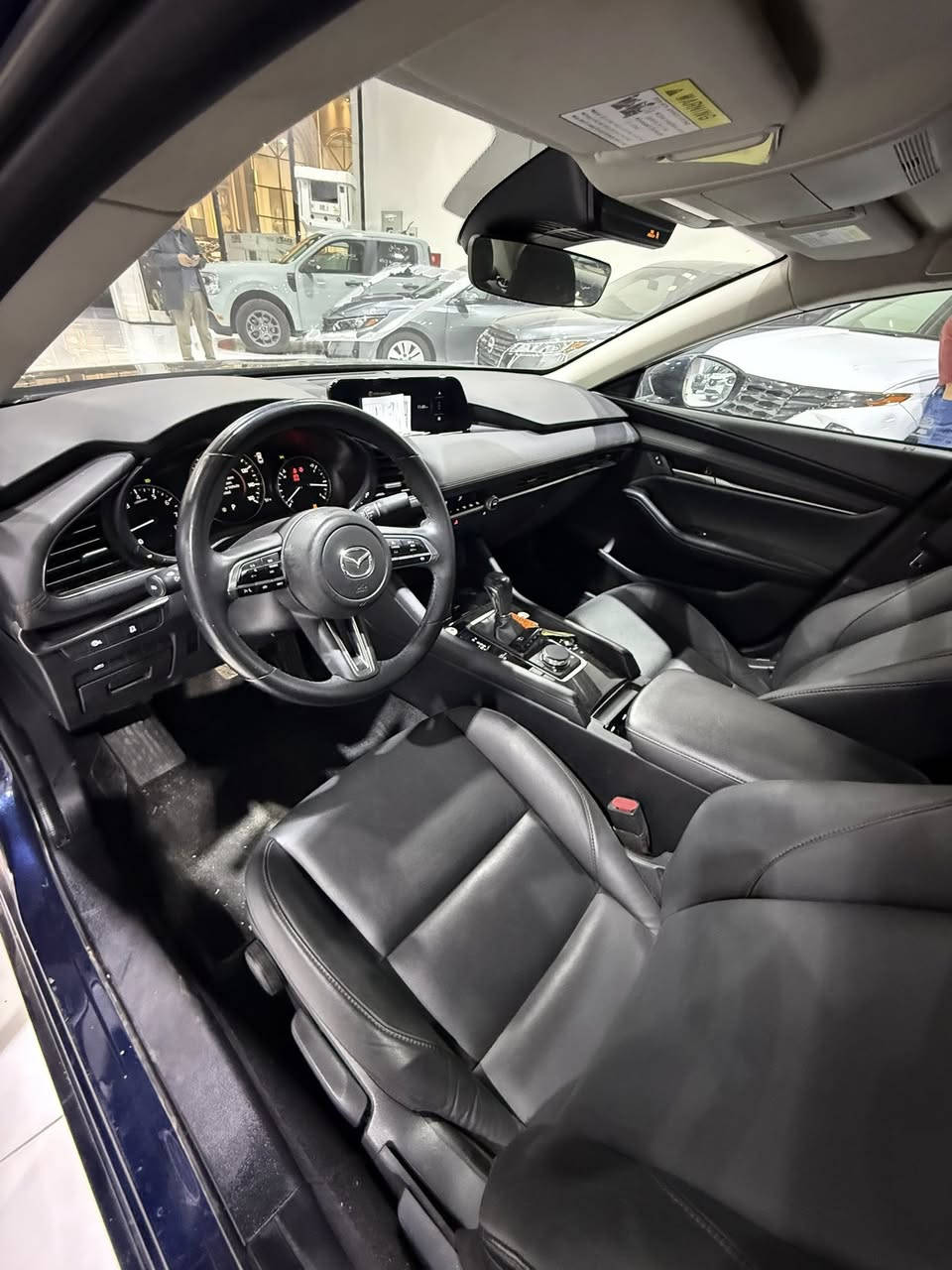 السلام عليكم 
للبيع مازدا 3 لو نيلي 2024 S
محرك 2.5 
ماشي 33 الف ميل 
صبغ باب و جاملغ و بولند بدون دواخل 
ارباك برده و ستيرن طاك 
سياره بدون شخوط و رصعات و بقصات 
سياره بدون تعديل و بدون كلير أمريكي 
سياره بدون رقم ترقيم شمالي فقط 
تكلفة رقم 12.5 ورقه ونص
ملاحظة صوار حادث مايطلع 
فيديو حادث سيارة موجود داخل منشور 
اي استفسار عن سيارة خاص مفتوح

السعر 122 ورقه ومجال 
اخوكم ديار ابو عمر 
*********** واتساب 
***********
عنوان أربيل
