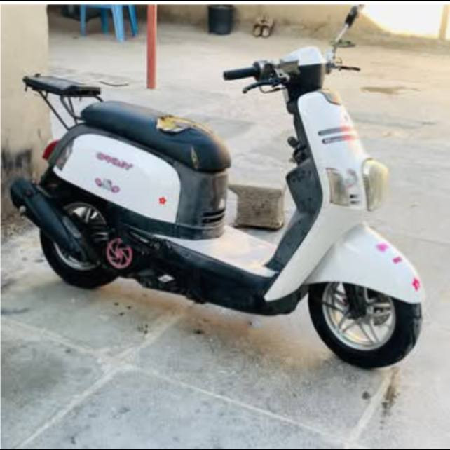 سلام عليكم
شباب دراجه بوليس للبيع
دراجه خير من الله 
كلشي بيهه بلادي بيهه ويل نجمه 
ومناقصهه اي شي تايراتهه جدد جيلاتيني 
مكاني مدينه الصدر 
عارضهه ب650 وبيهه مجال
راسلني وبيك خير وتدلل  
رقمي ***********
