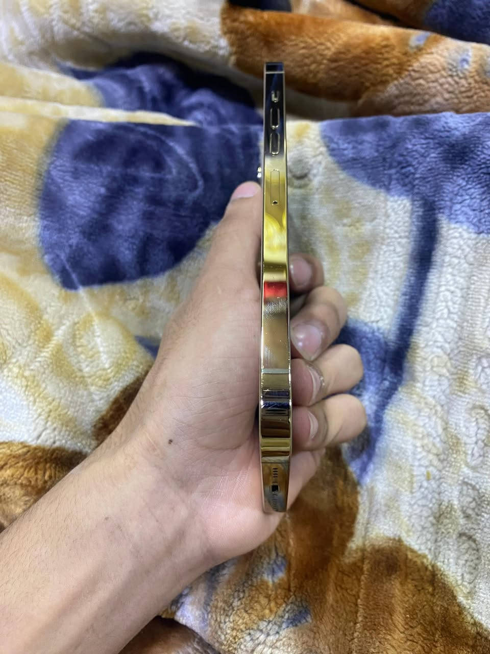 سلام عليكم ايفون 13 برو ماكس عربي شرق اوسط جهاز مفطور ضهرة وبي نقاط خفيفه حيل بلشاشة ماتأثر جهاز مبدل شاشه وبطاريه نوعيه كلش زينه اخذه وين متريد افحصه شحنه يخبل الجهاز سعره 525 وبي مجال قليل تواصل خاص او ***********
