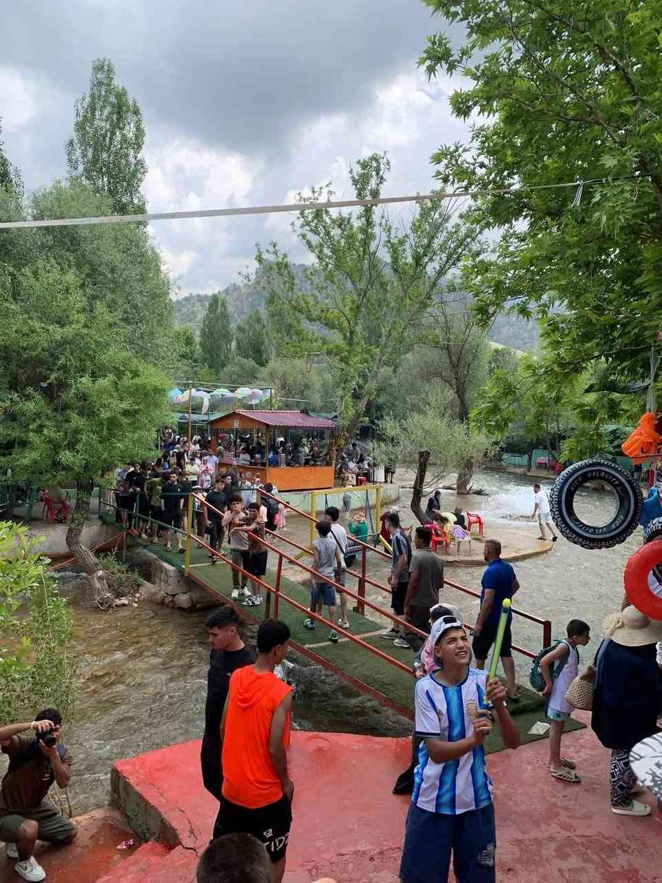 #سفرة دهوك

الانطلاق من الشرقاط ساحل الايمن والايسر 
--------------(شباب وعوائل 🏞️🏞️🏞️)------
(النفر-13.000الف ذهاب واياب سيارات حديثة ومكيفة
دهوك  ومصايف  زاخو يوم واحد (كل يوم جمعة و يوم ثلاثاء) 

تشمل الرحلة  
1-مصيف وشلال شرانش
2-مصيف برخ 
3-مصيف دشتتاخ🏊‍♂️
4-كهف بهيري🏞️
5-حديقة الحيوانات🎠
6-فاملي مول+مدينة الالعاب 🎡

ومتوفر كوسترات خصوصي سفرات موصل دهوك اربيل وحجز فنادق ومزارع للشباب و للعوائل

للحجز والاستفسار الاتصال ***********
