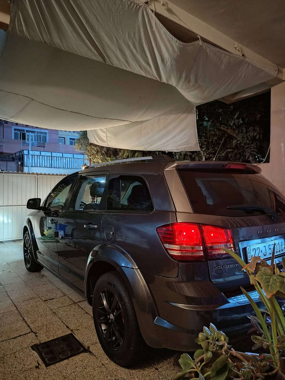 السلام عليكم من رخصة الادمن للبيع دوج جورني 2018 أربيل بأسمي ضرر ربع جاملغ خلفي  أربعة سلندر مكينة 2400 تبريد قطعة وحدة السعر اتصل وتدللل ***********
***********
