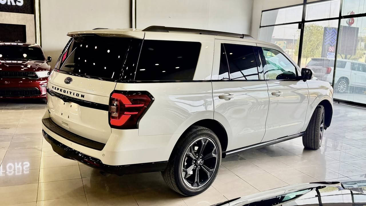 فورد اكسبديشن 2024 لمتد بلس لون ابيض صدفي فول مواصفات للاخير بانوراما، صندوق شفط، دوسات كهربائي، كشنات جلد ، ميموري ، كشنات تبريد بارد و حار كشنات VIP،شاشه كبيره تيسلا، شاشه الكتروني ، 5 كاميرات 360 ، مرايات كهربائيه ، سكان هيتر كهرباء ، كلاجات اوتوماتيكي ،7 مود للسياقه ، 4*4 
لايتات زينون LED ، بعد هواي مواصفات ، ماشيه 18 الف سياره بدون صبغ فقط واحد جاملغ امامي PDR ، السياره كلش كلش نظيفه فول مواصفات
السعر. 407$  
رقم تليفون /***********
