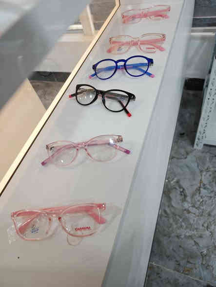 السلام عليكم عروض راس السنة من عوينات بغديدا
تخفيظات للايطارات الطبية للبراندات العالمية 50% 
مع هدية
متوفر لدينا عدسات من نوع :
• عدســـــــات ملتي / عدسه طبية شفاف ذو نقاوة عالية 
• عدســـــــات فوتو / عدسه طبية يتغير لون بمجرد التعرض للاشعه الشمس او اشعه الزرقاء
 • عدســــــات بلوكات / عدسه طبية مقاومة او مانعه للاشعه الهاتف او الكومبيوتر 
.
.
العنوان : موصل / حمدانية / بالقرب من مستشفى الحمدانية العام / مجمع المراد الطبي 
.
للتواصل  *********** /  واتساب
