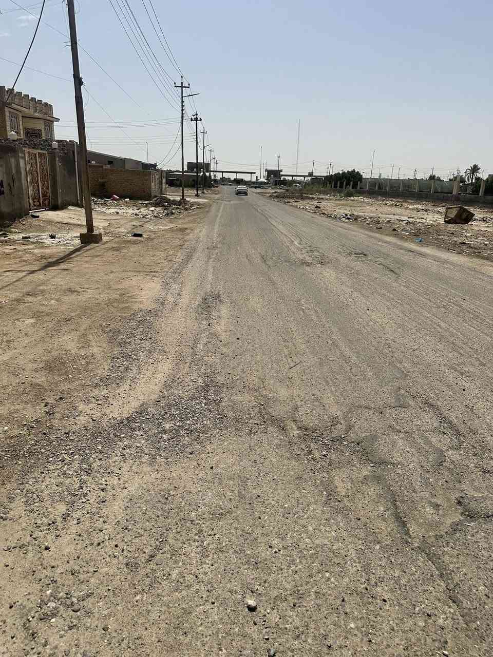 السلام عليكم قطعه بحي الجوادين مساحتها 250 م بداية الحي بنزلت البانزين في خانه قرب جامع الجوادين تفتح على متنزه وعلى الشارع العام موقع جيد بيع او مراوس السعر والاستفسار الاتصال على *********** او مراسلة الصفحه
