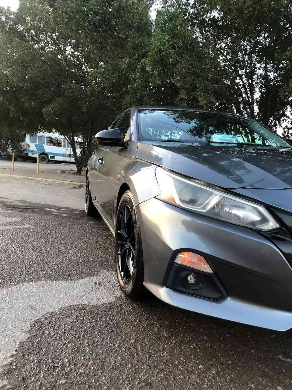 من رخصة الادمن
نيسان التيما 2020 S

مواصفات الS معروفة السيارة جاهزة ونصبتها مثل الصور واحلى اي نقص مابيها ماشية ١٣٨٠٠٠ الضرر قطعتين فقط بنيد وجاملغ السائق ورقم الشاصي موجود اخر صورة 

السعر 133بيه مجال حك الجـية 

مكانها بغداد باب المعظم 

***********
